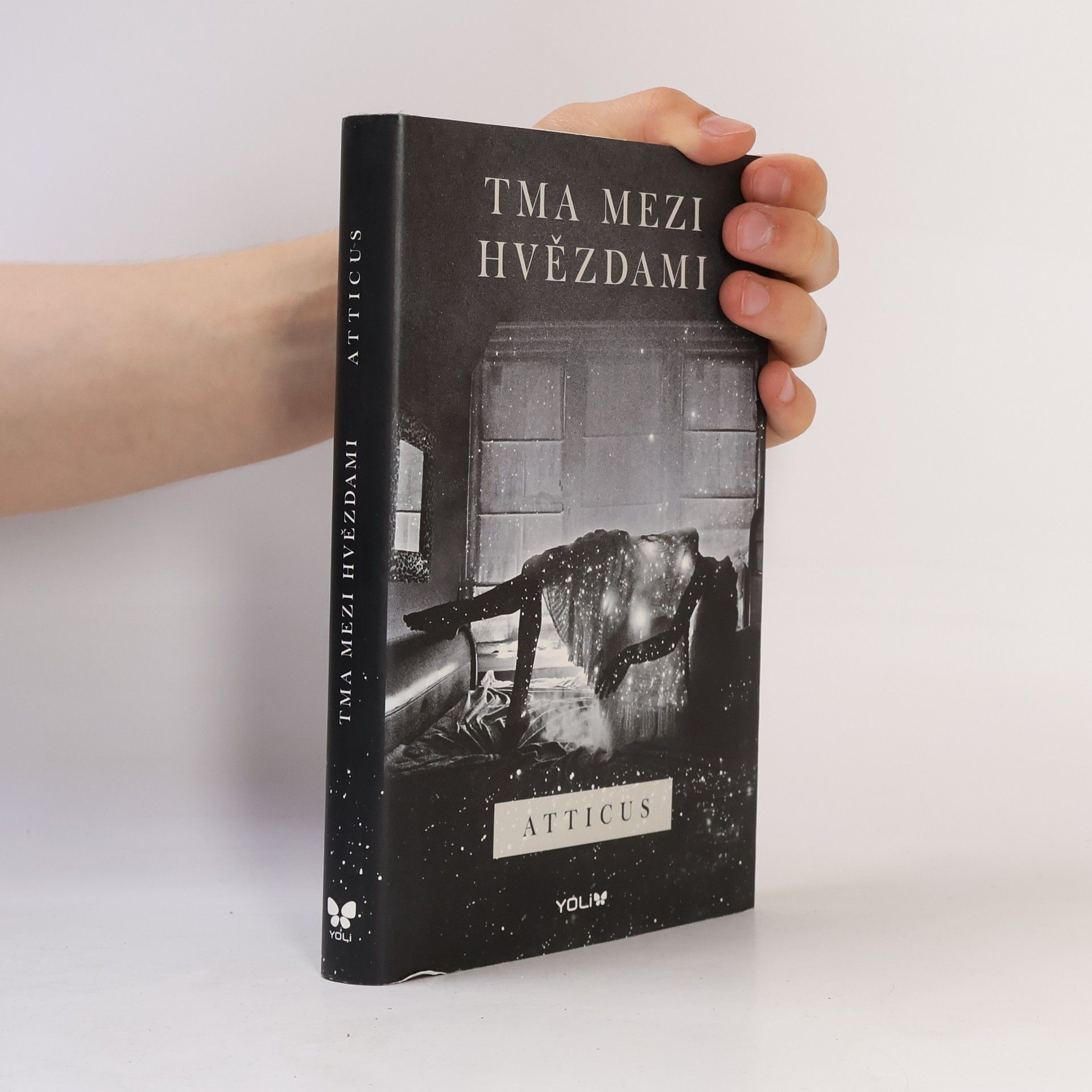 Atticus Tma mezi hvězdami