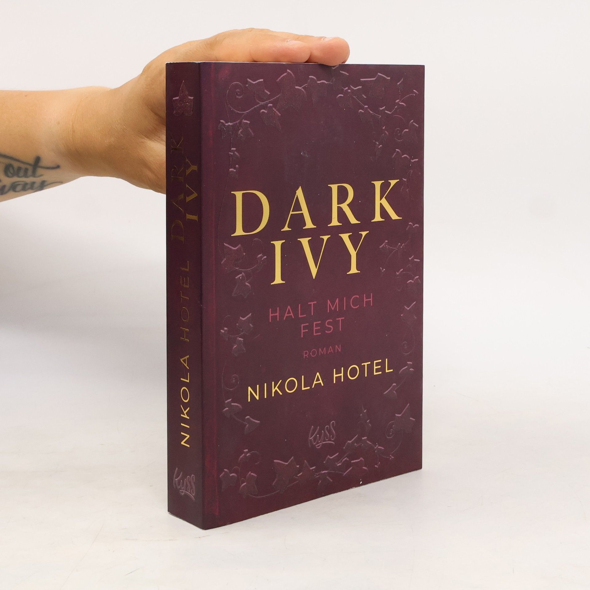 Nikola Hotel Dark Ivy