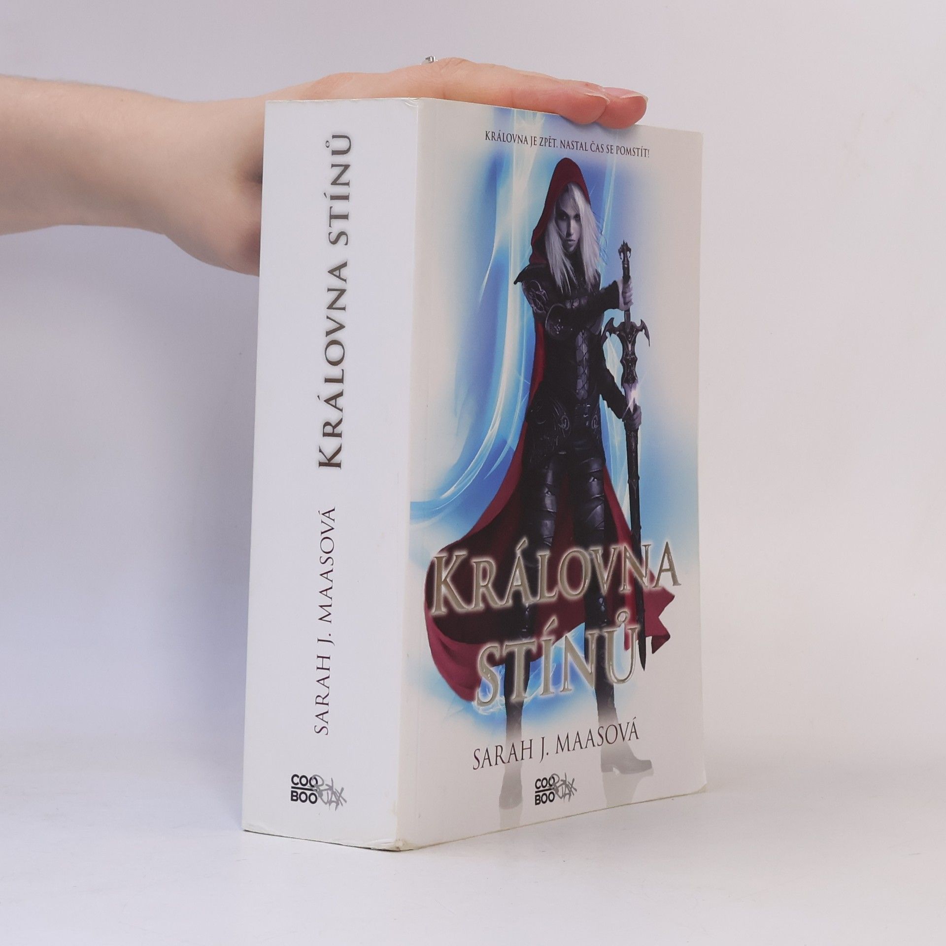 Sarah J. Maas Královna stínů