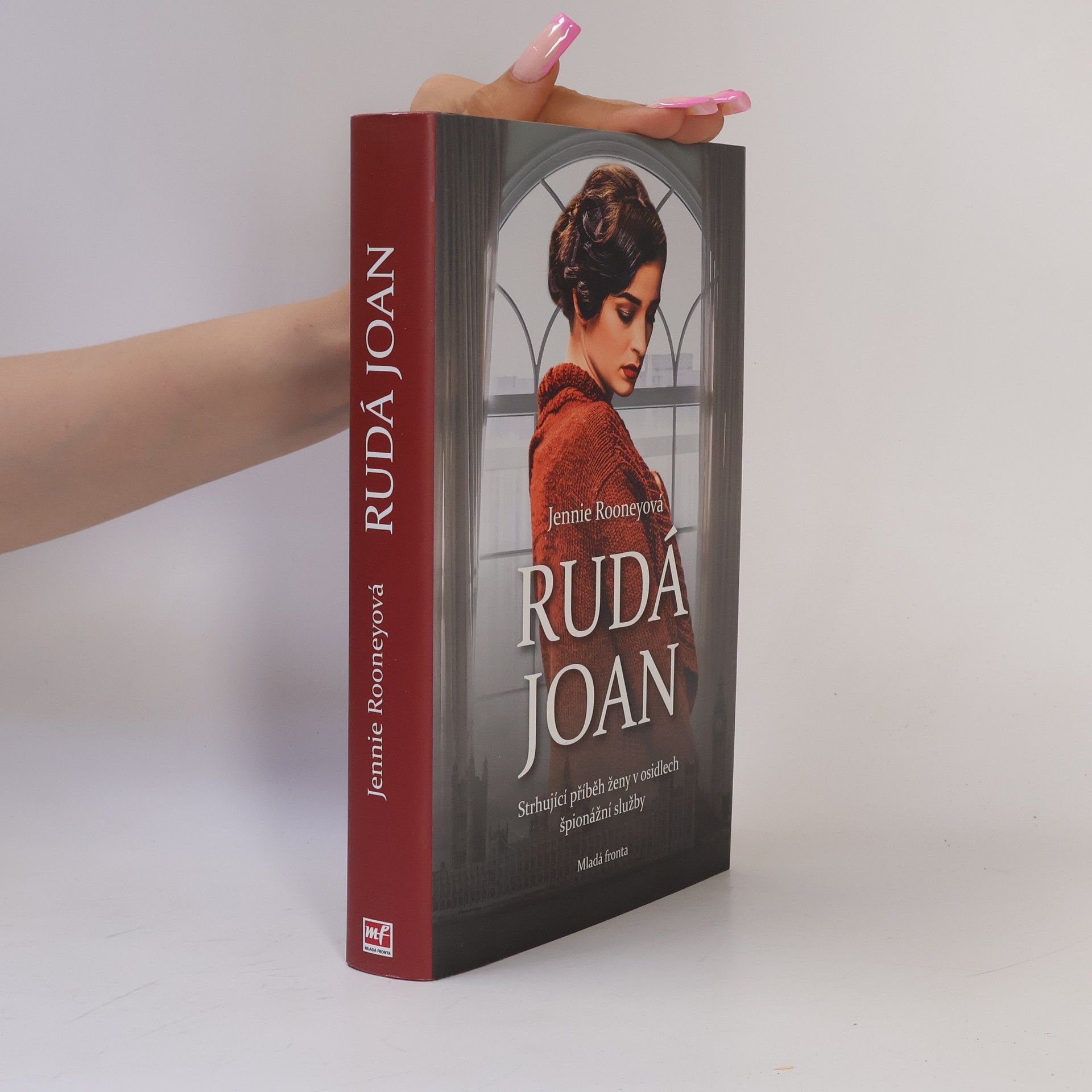 Jennie Rooney Rudá Joan