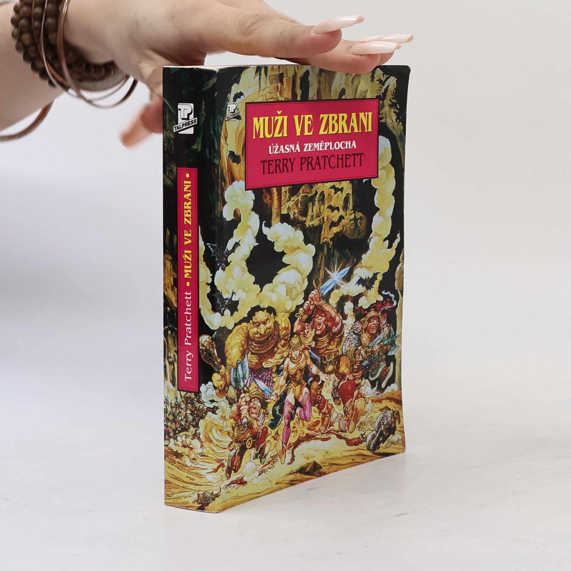 Terry Pratchett Muži ve zbrani