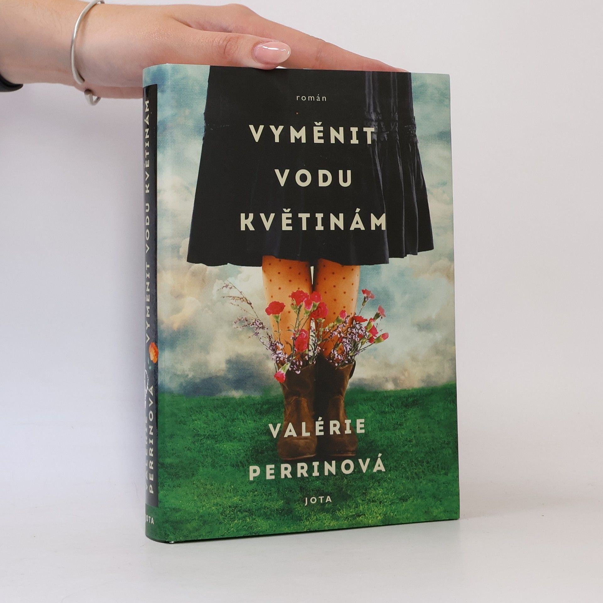 Valérie Perrin Vyměnit vodu květinám