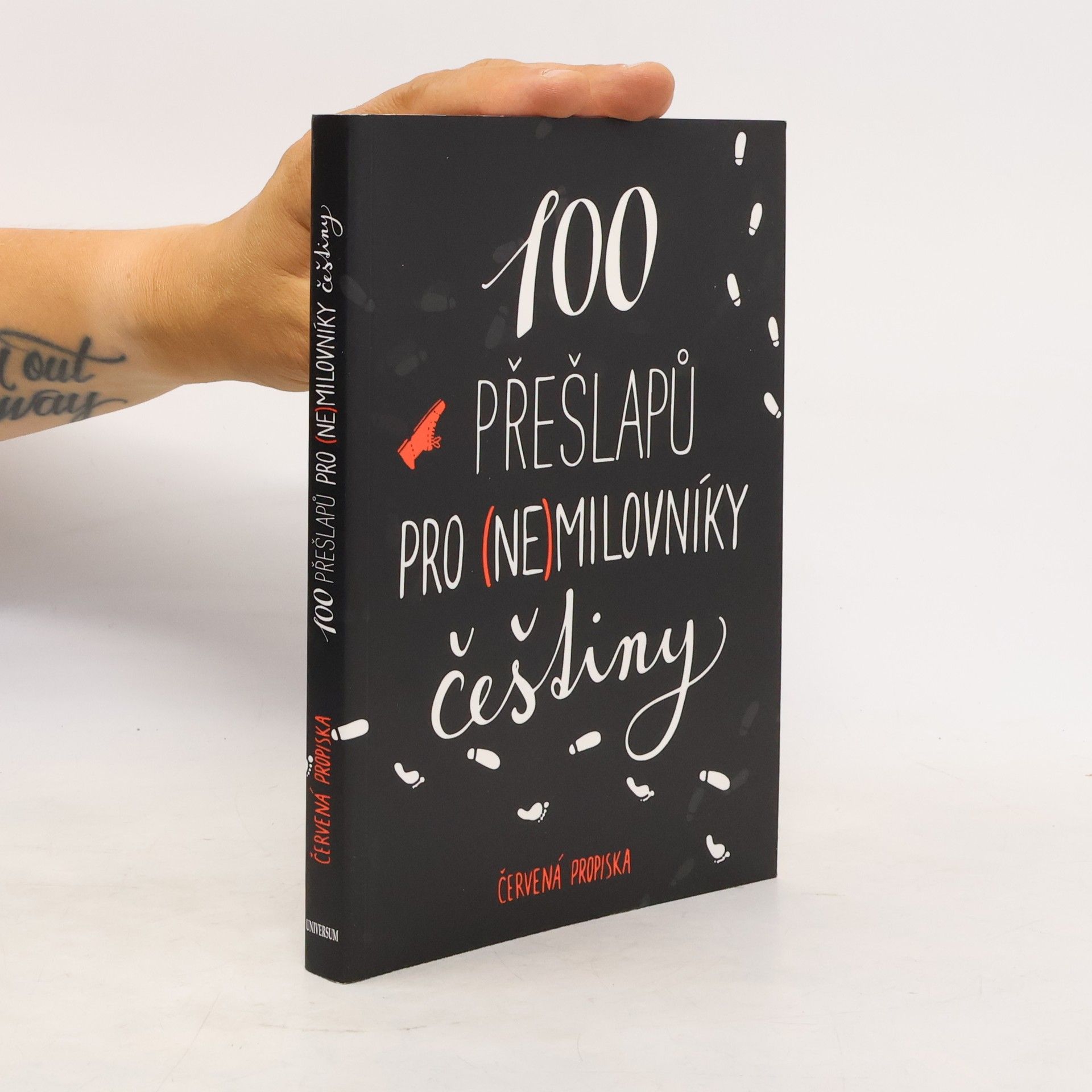 Červená propiska 100 přešlapů pro (ne)milovníky češtiny