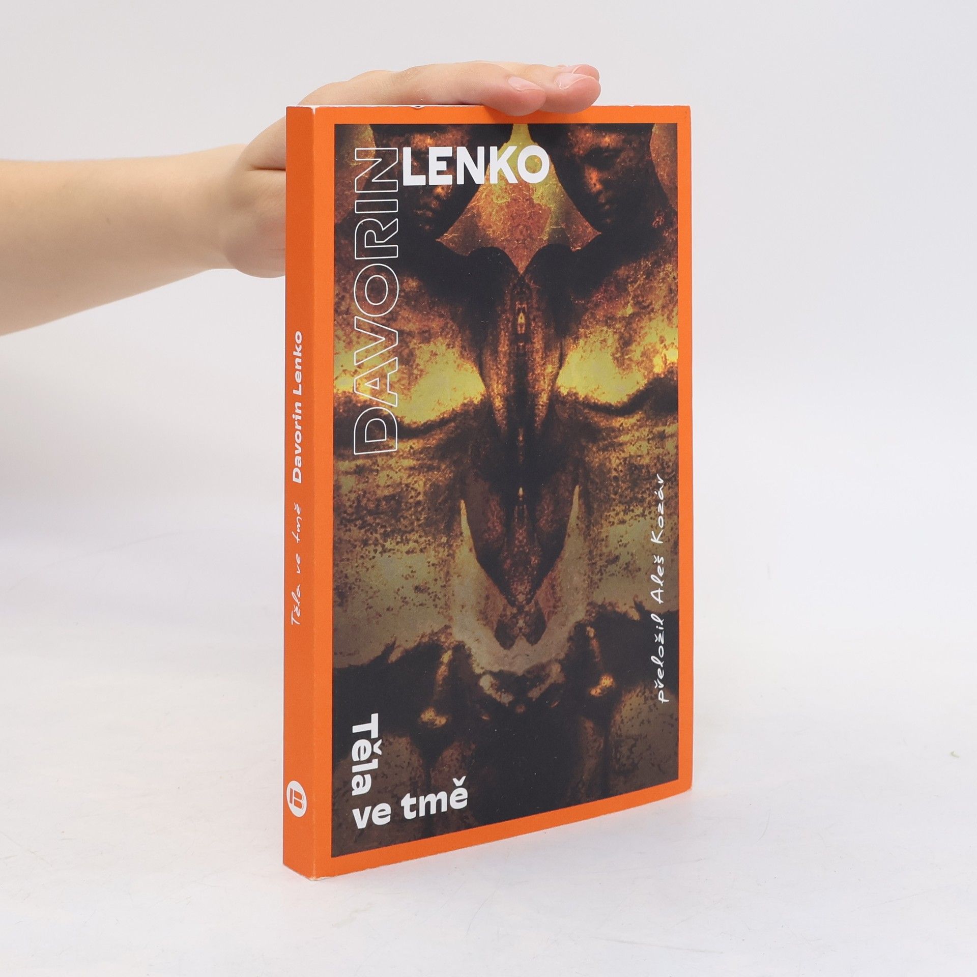 Davorin Lenko Těla ve tmě