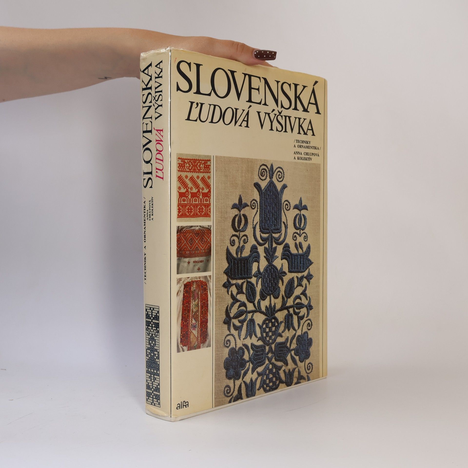 Anna Chlupová Slovenská ľudová výšivka