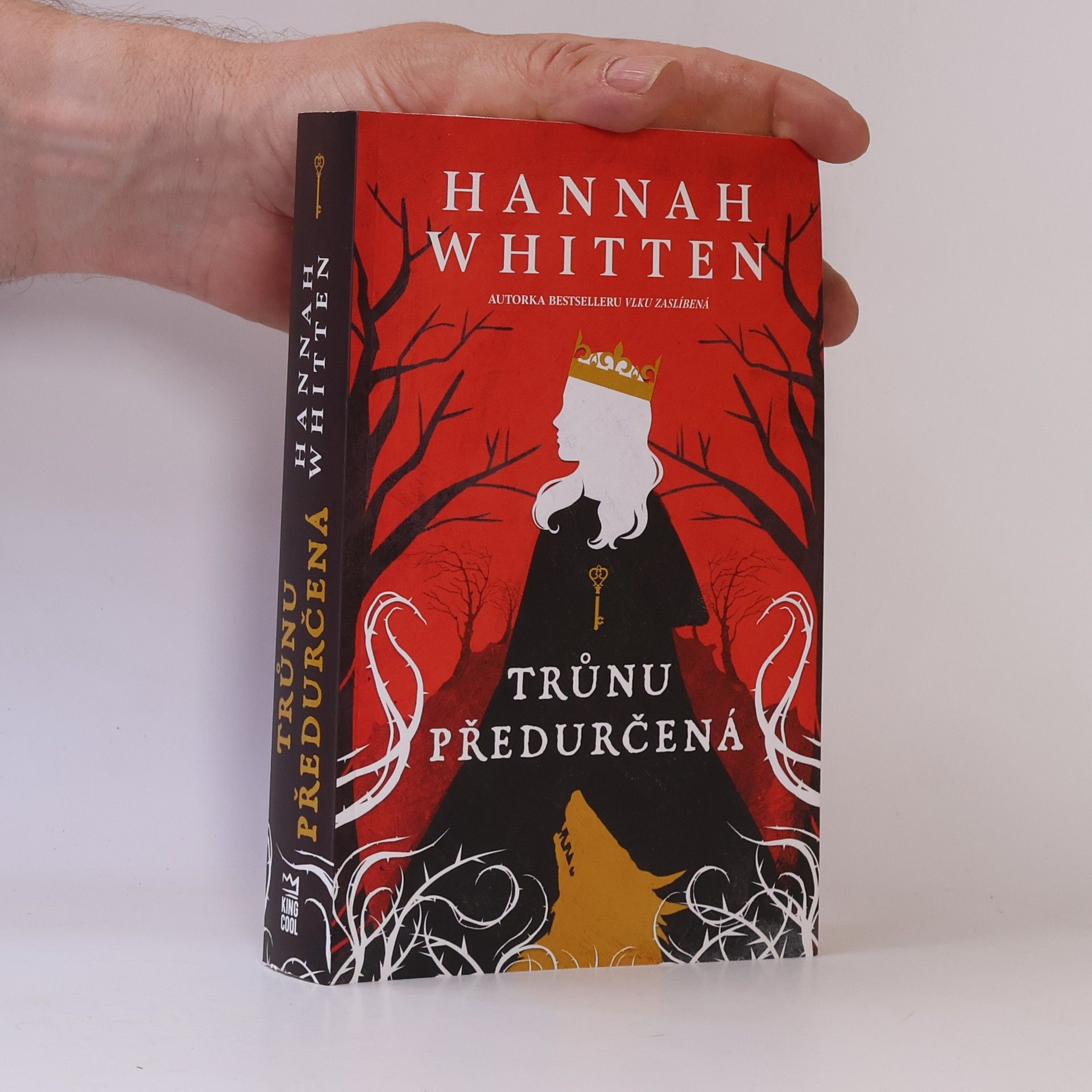 Hannah Whitten Trůnu předurčená