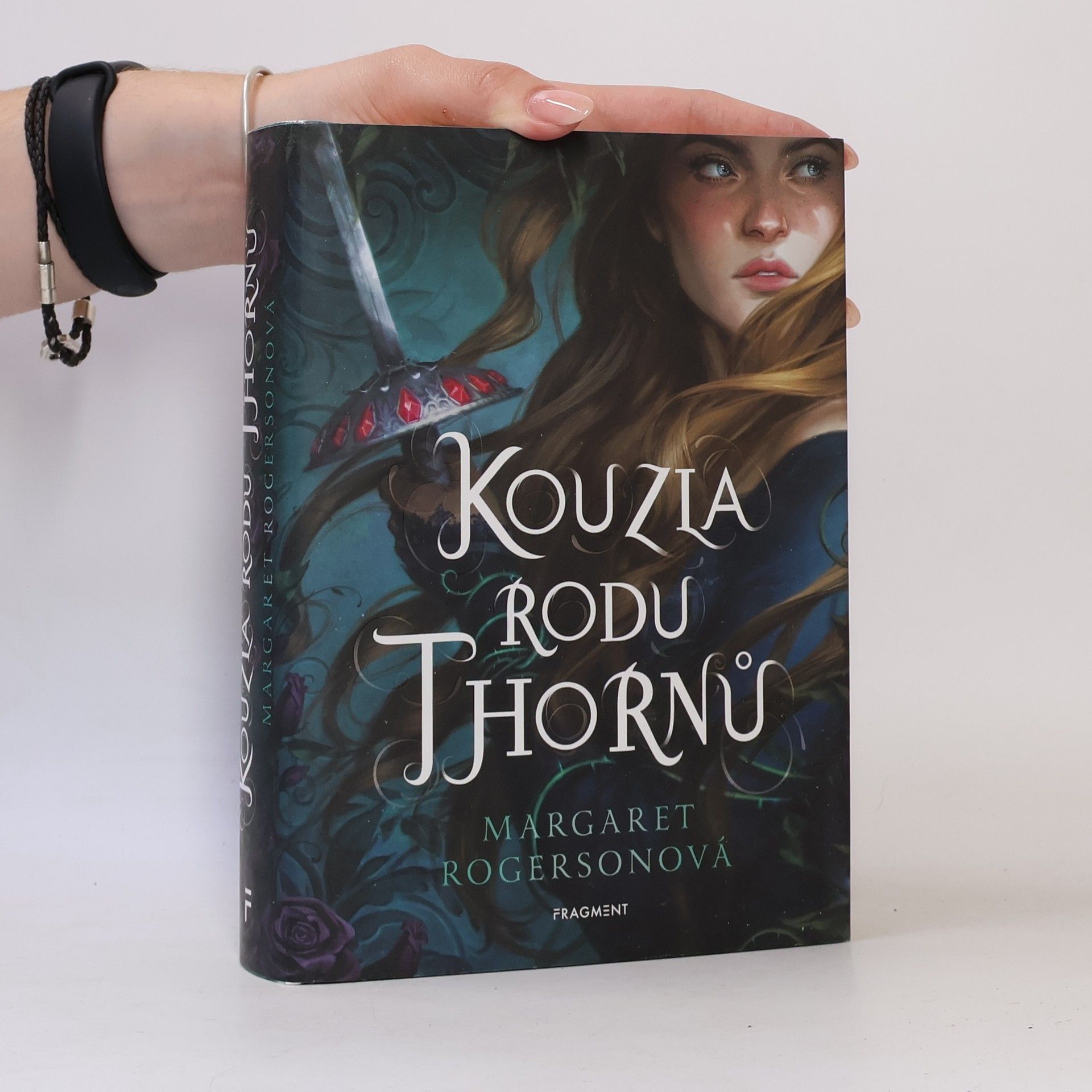 Margaret Rogerson Kouzla rodu Thornů