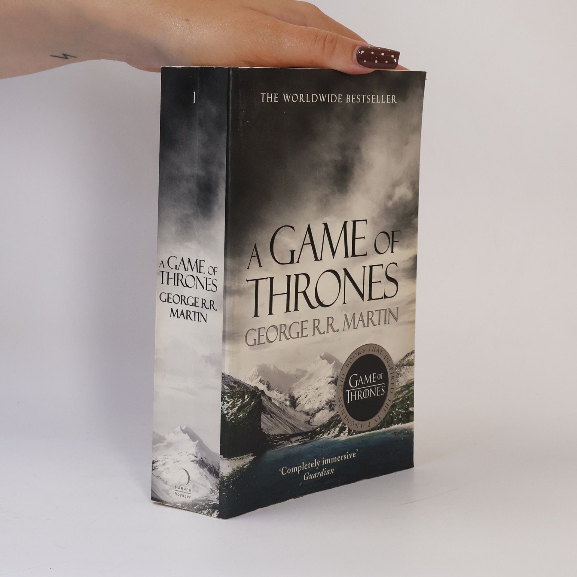 A Game of Thrones : Book one of A song of ice and fire