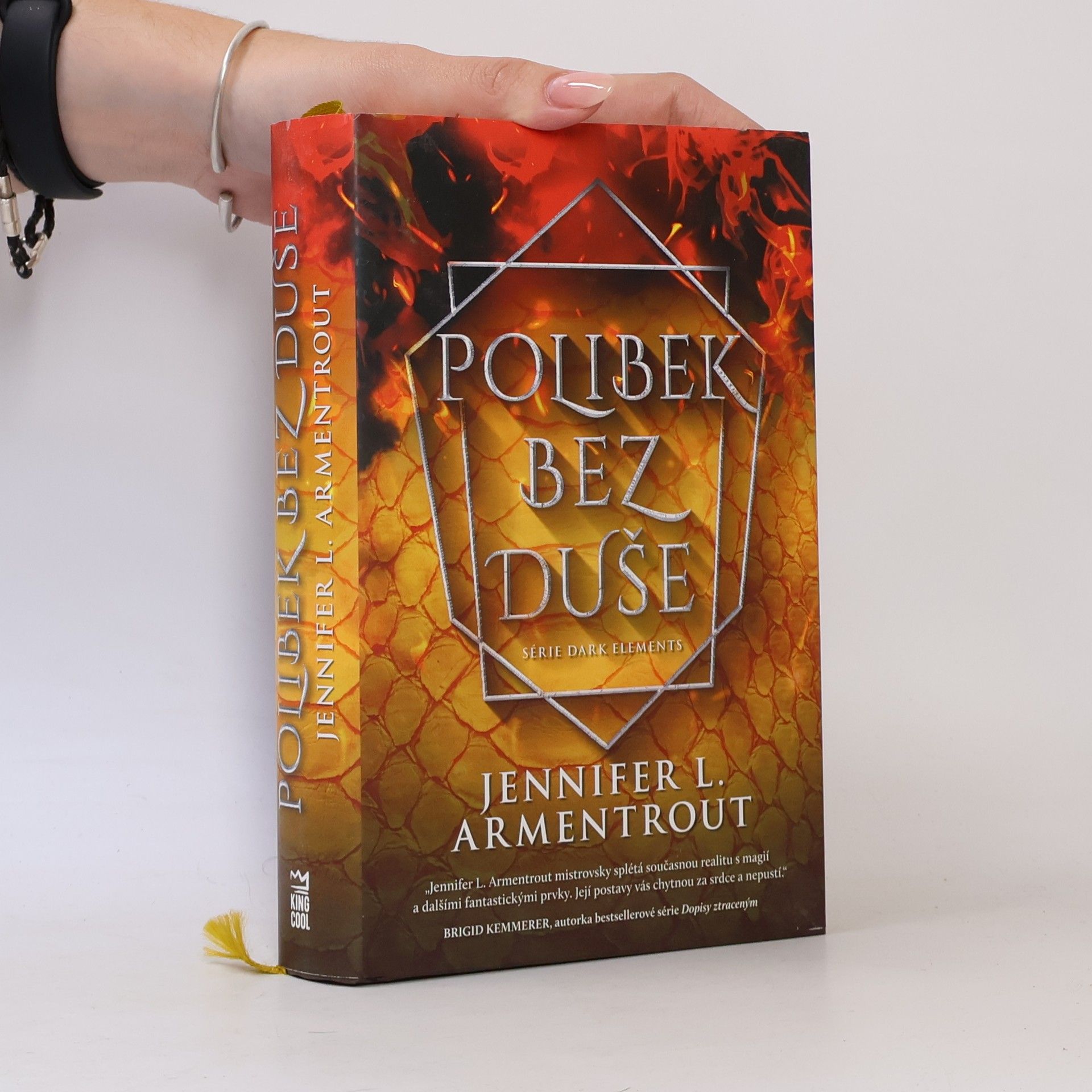 Jennifer Armentrout Polibek bez duše
