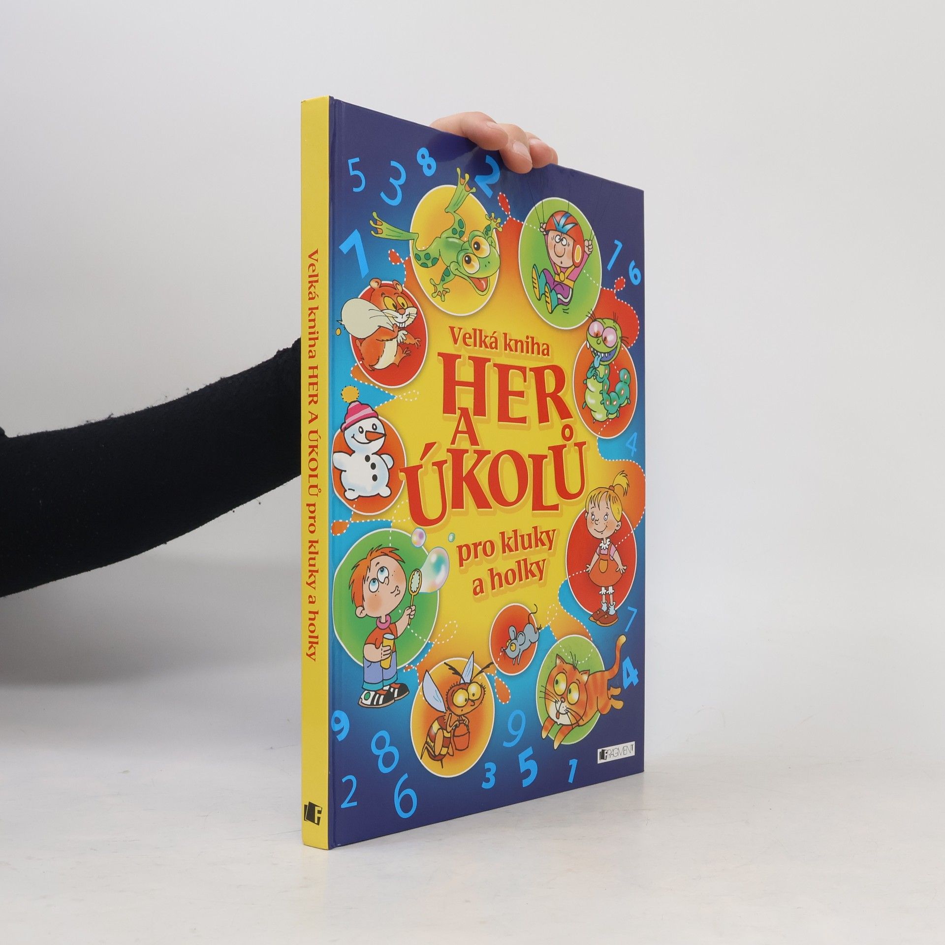 Various authors Velká kniha her a úkolů pro kluky a holky