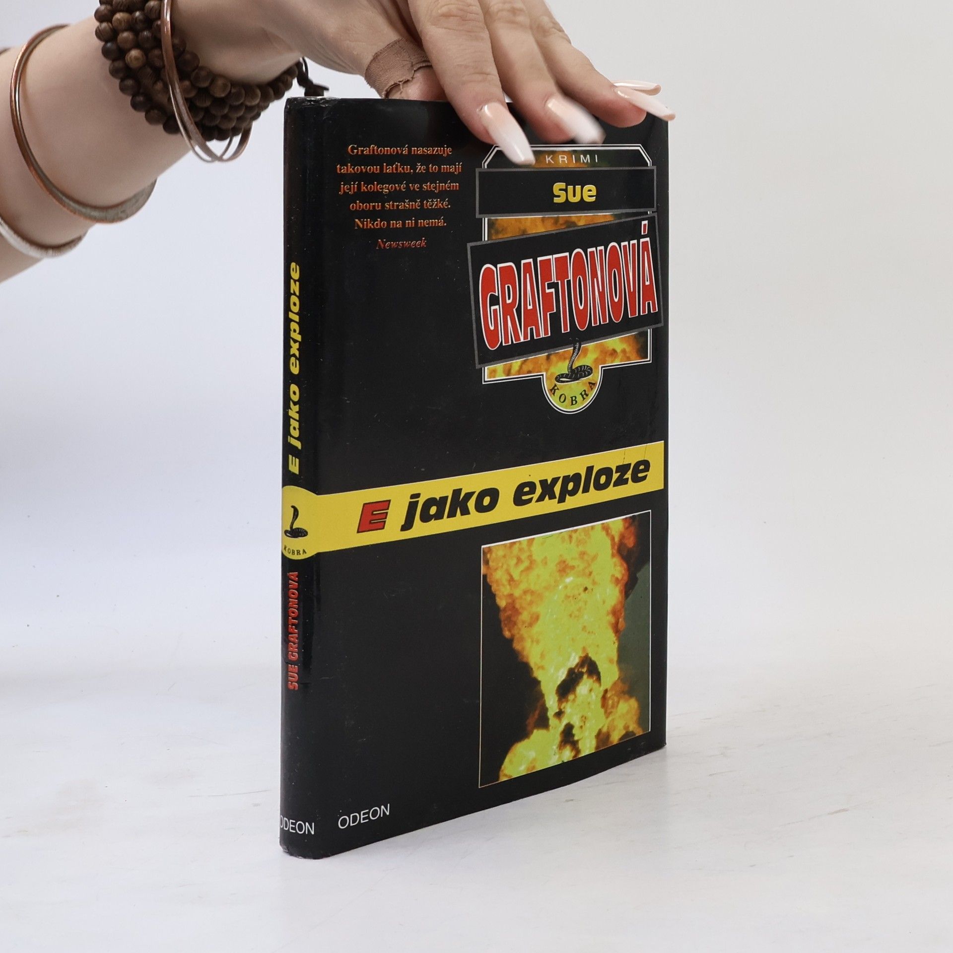Sue Grafton E jako exploze