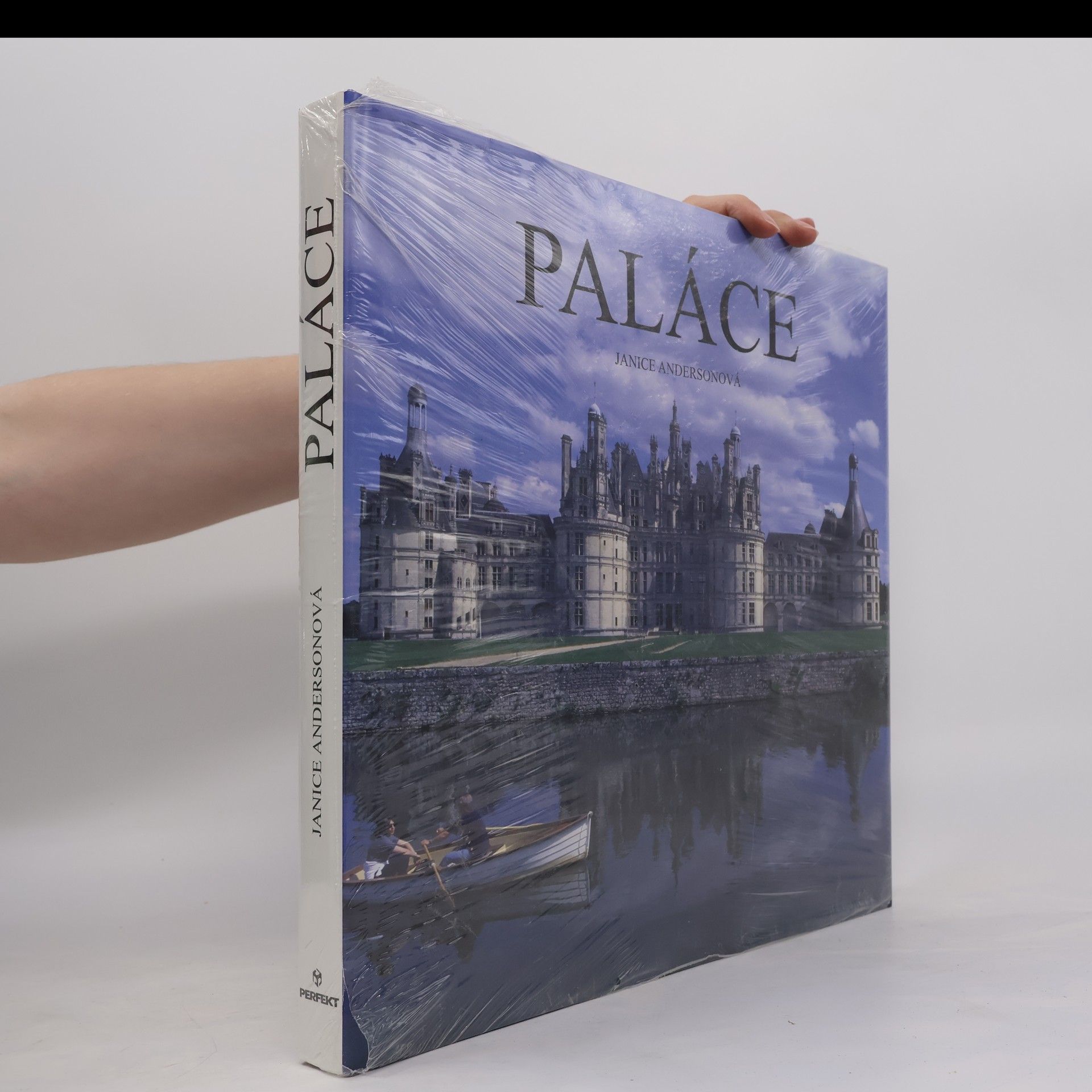 Paláce