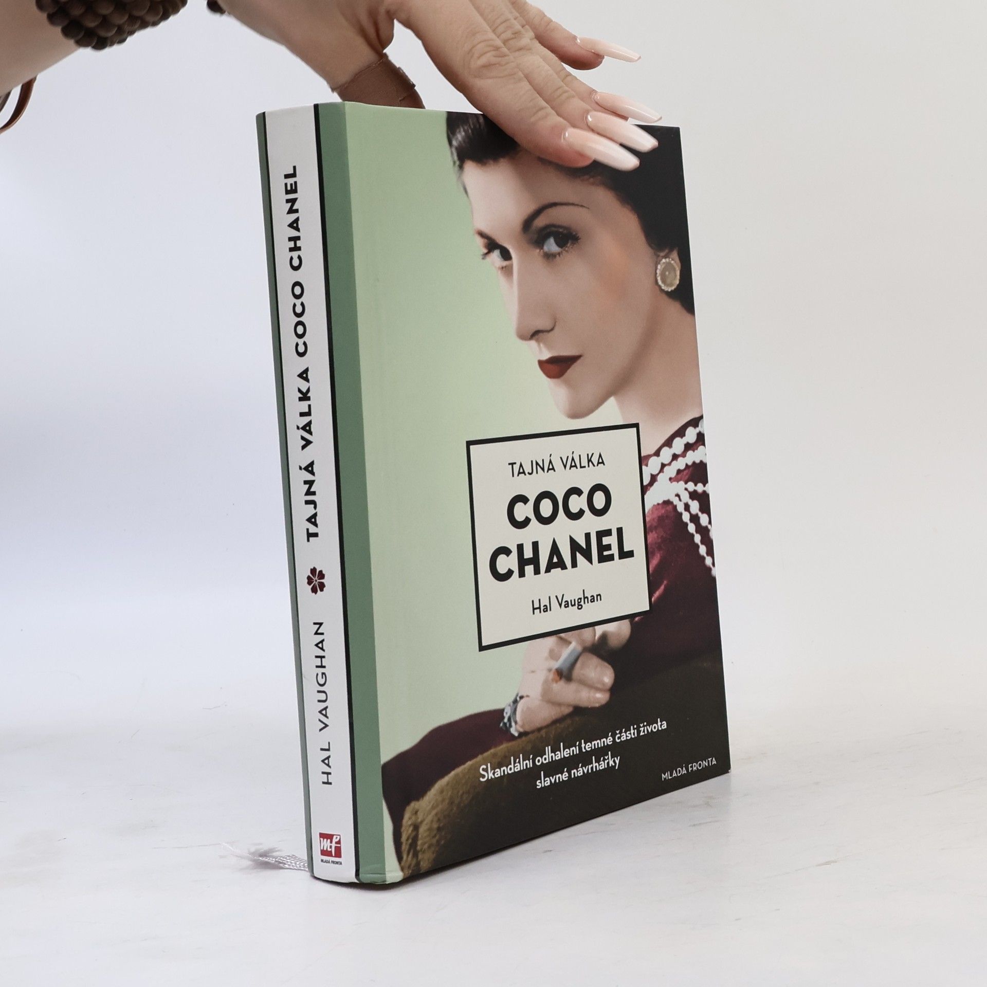 Hal Vaughan Tajná válka Coco Chanel