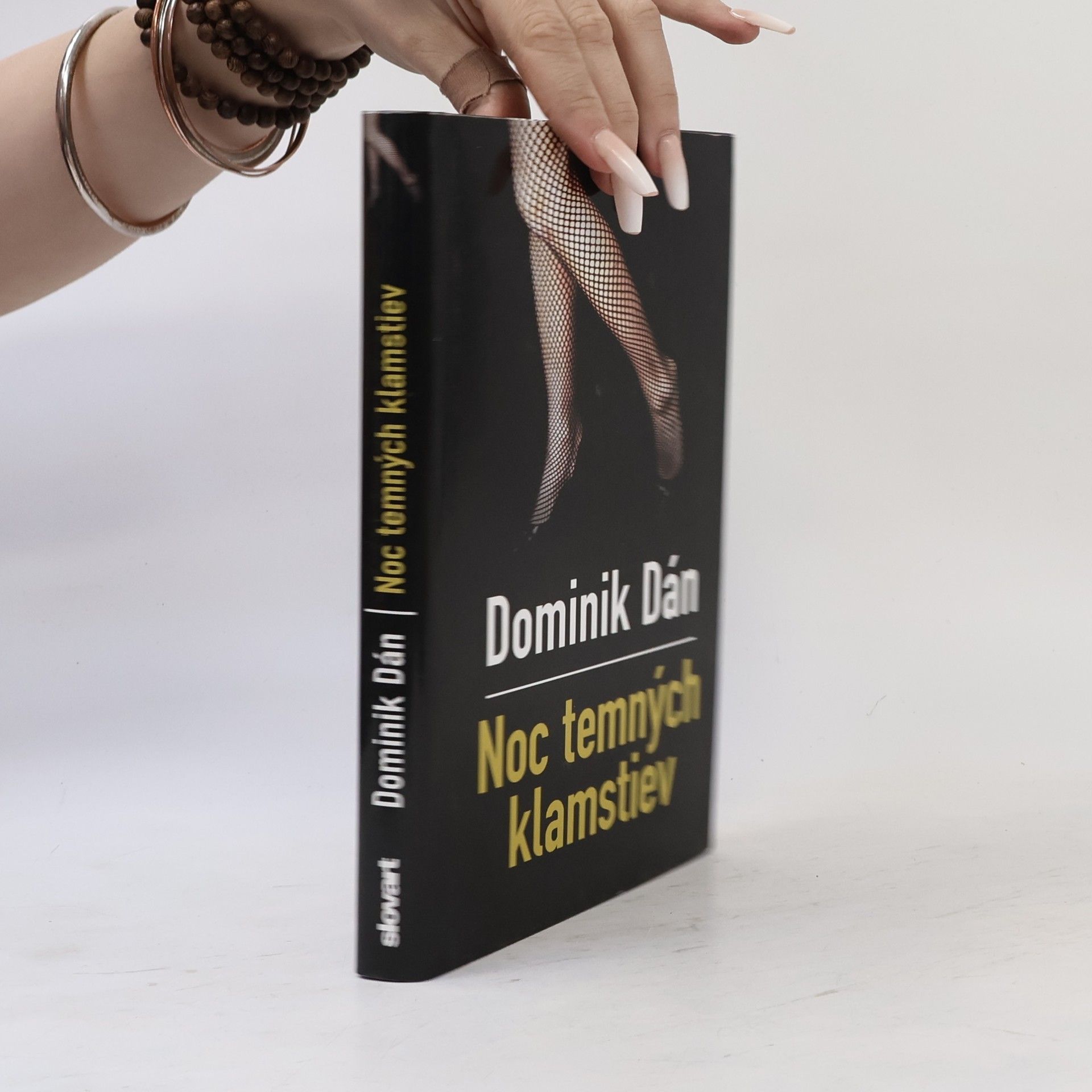 Dominik Dán Noc temných klamstiev