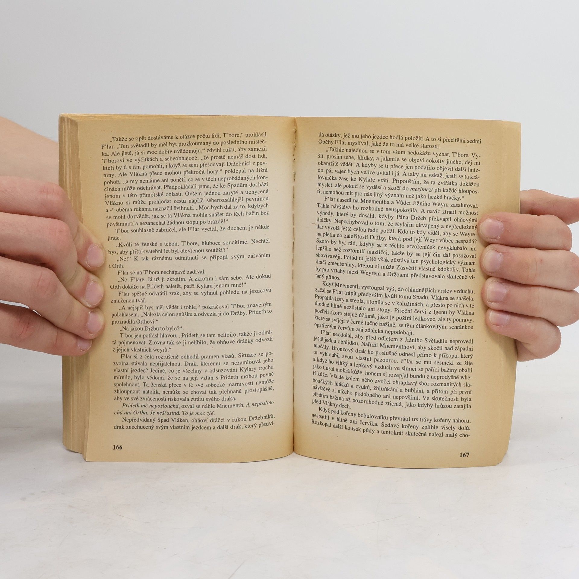 Anne McCaffrey Drakeni z Pernu 2. Dračí skok