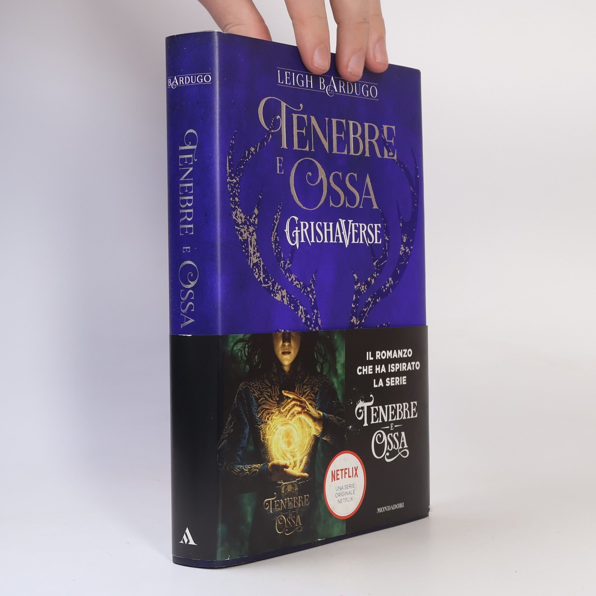Leigh Bardugo Grishaverse - 1: Tenebre e ossa