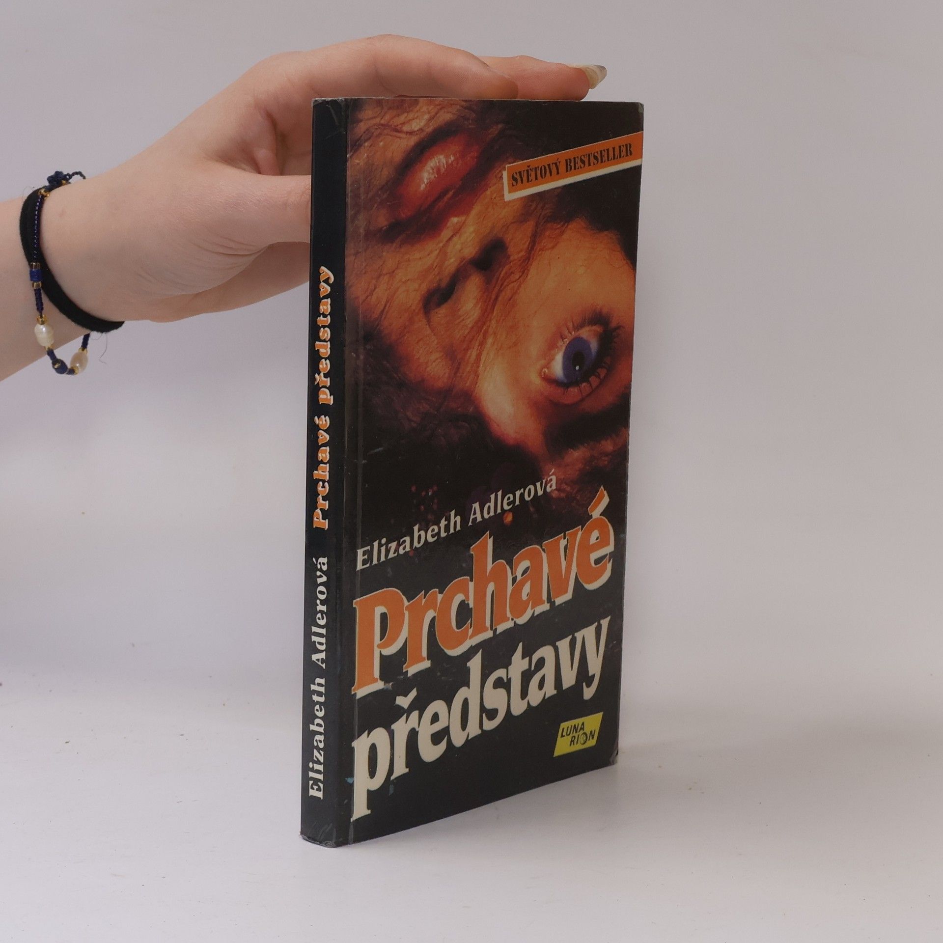 Elizabeth Adler Prchavé představy