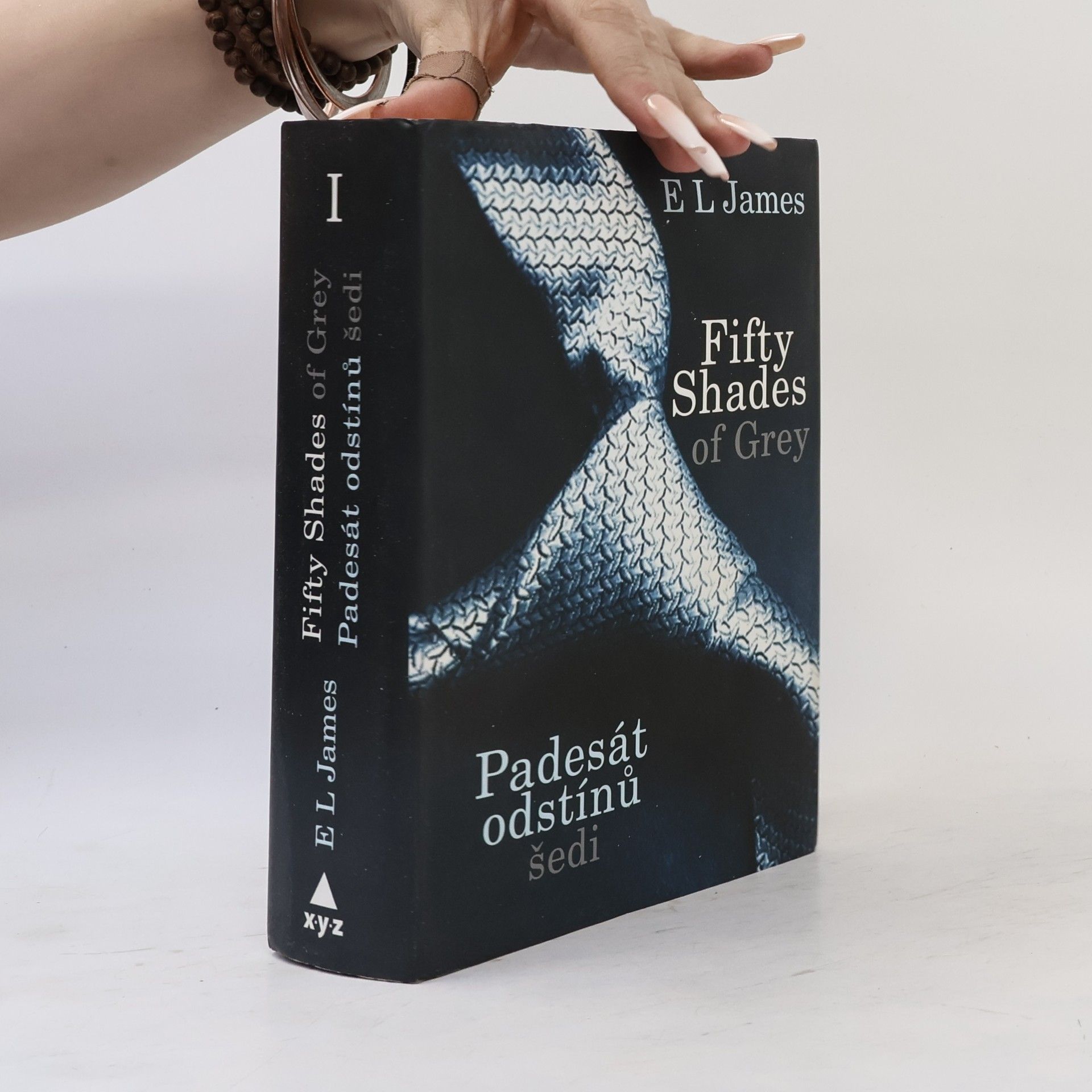 E. L. James Padesát odstínů šedi