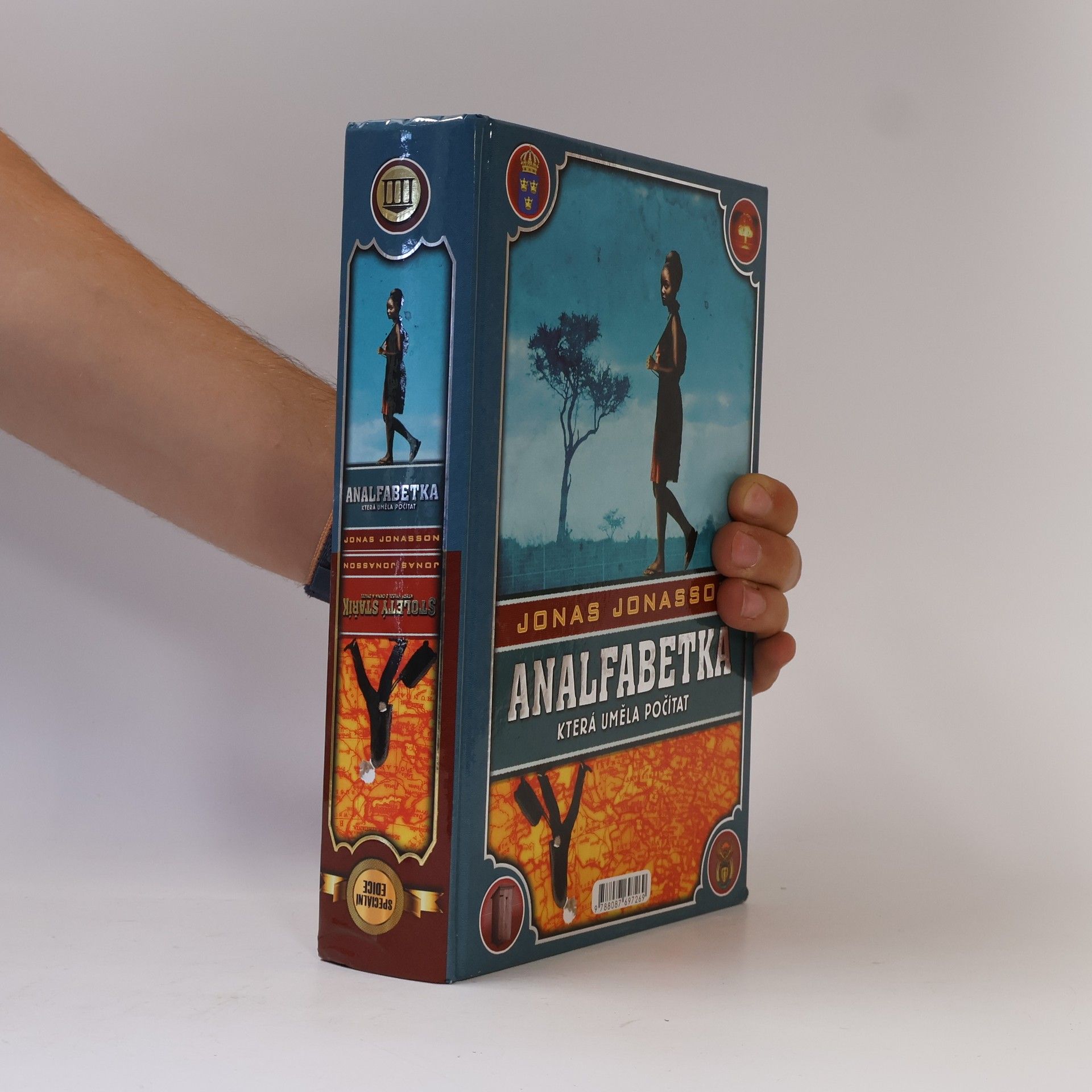 Jonas Jonasson Analfabetka, která uměla počítat ; Stoletý stařík, který vylezl z okna a zmizel