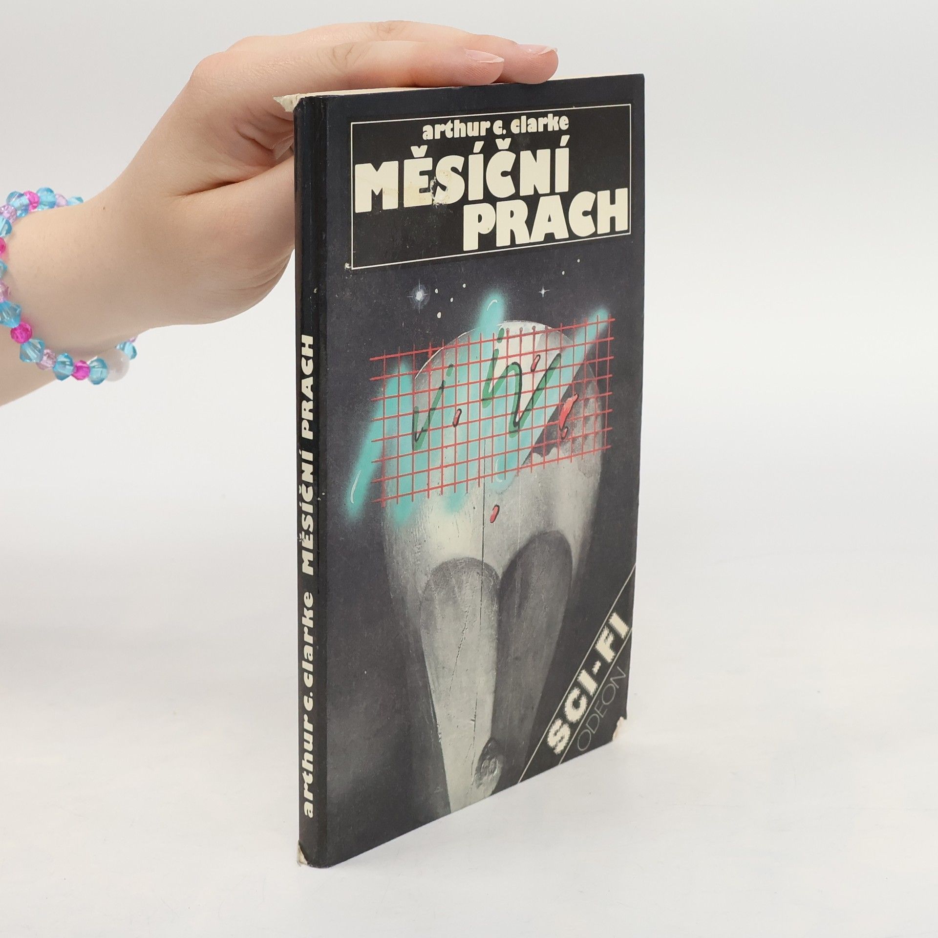 Arthur C. Clarke Měsíční prach