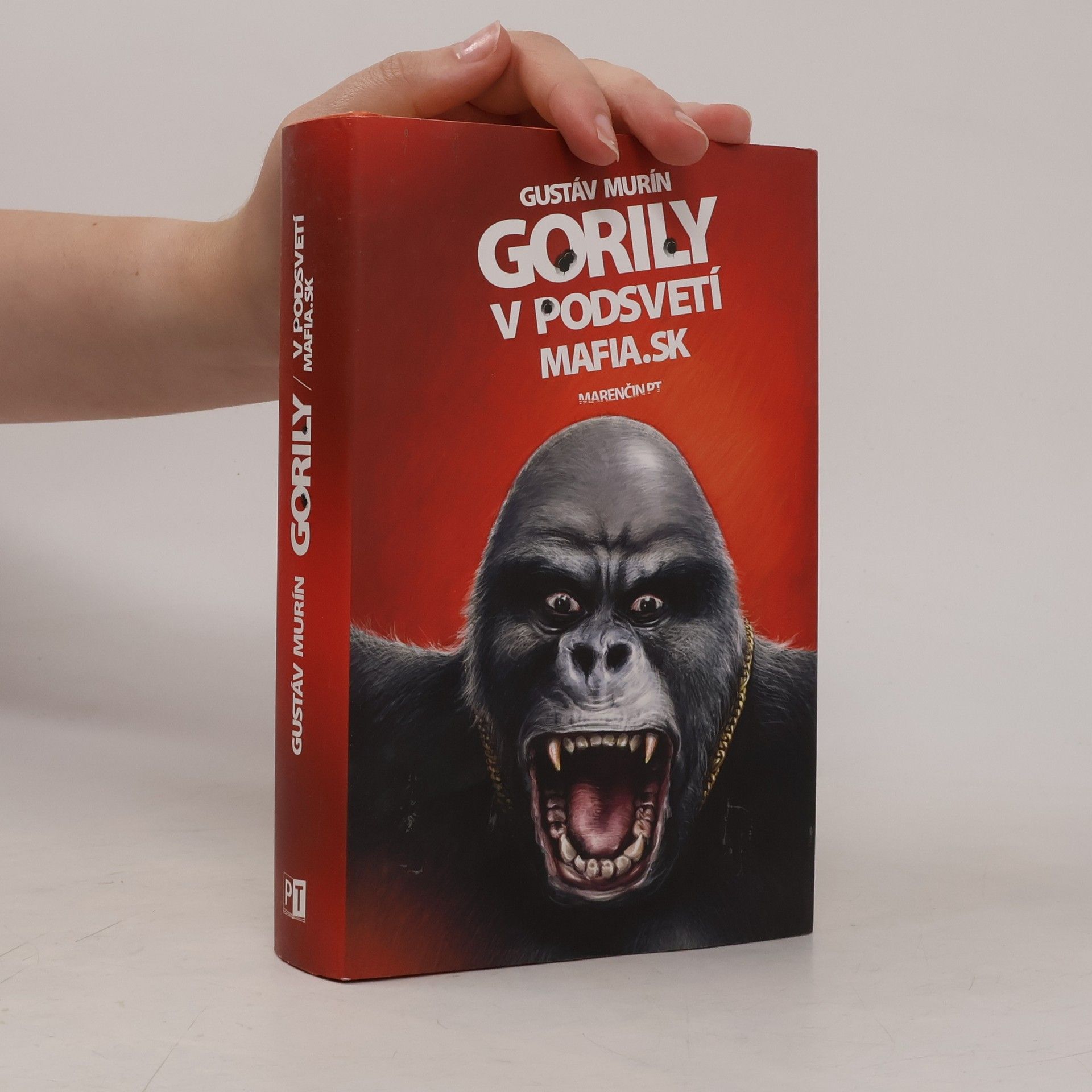 Gustáv Murín Gorily v podsvetí