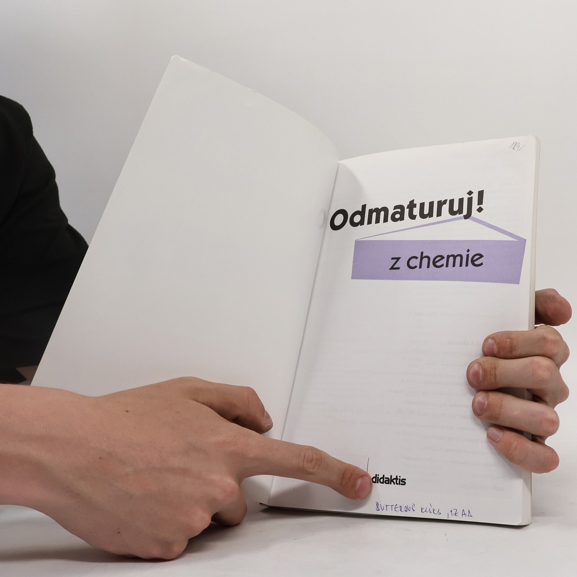 Marika Benešová Odmaturuj! z chemie