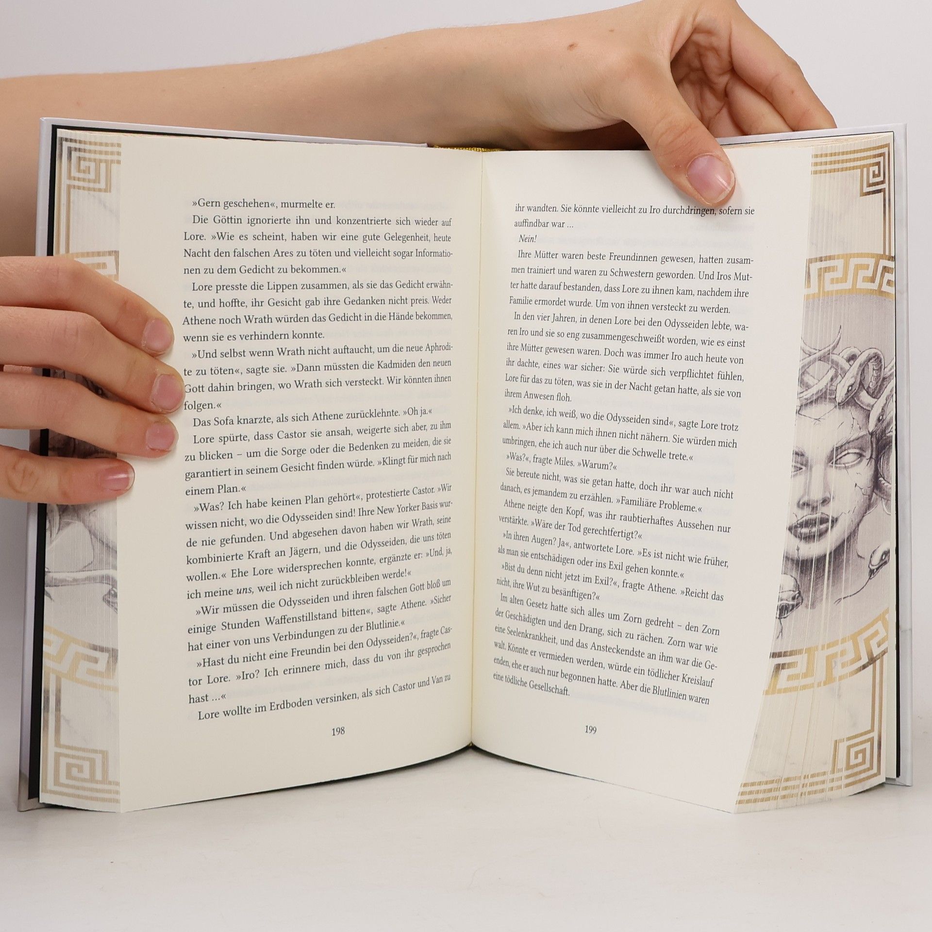 Alexandra Bracken Lore