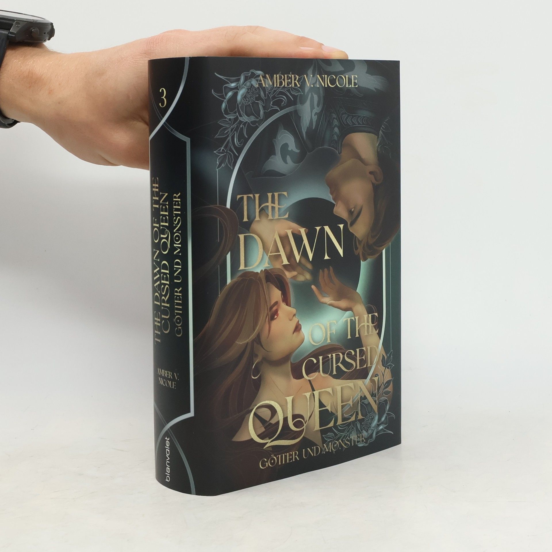 Amber V. Nicole The Dawn of the Cursed Queen 3