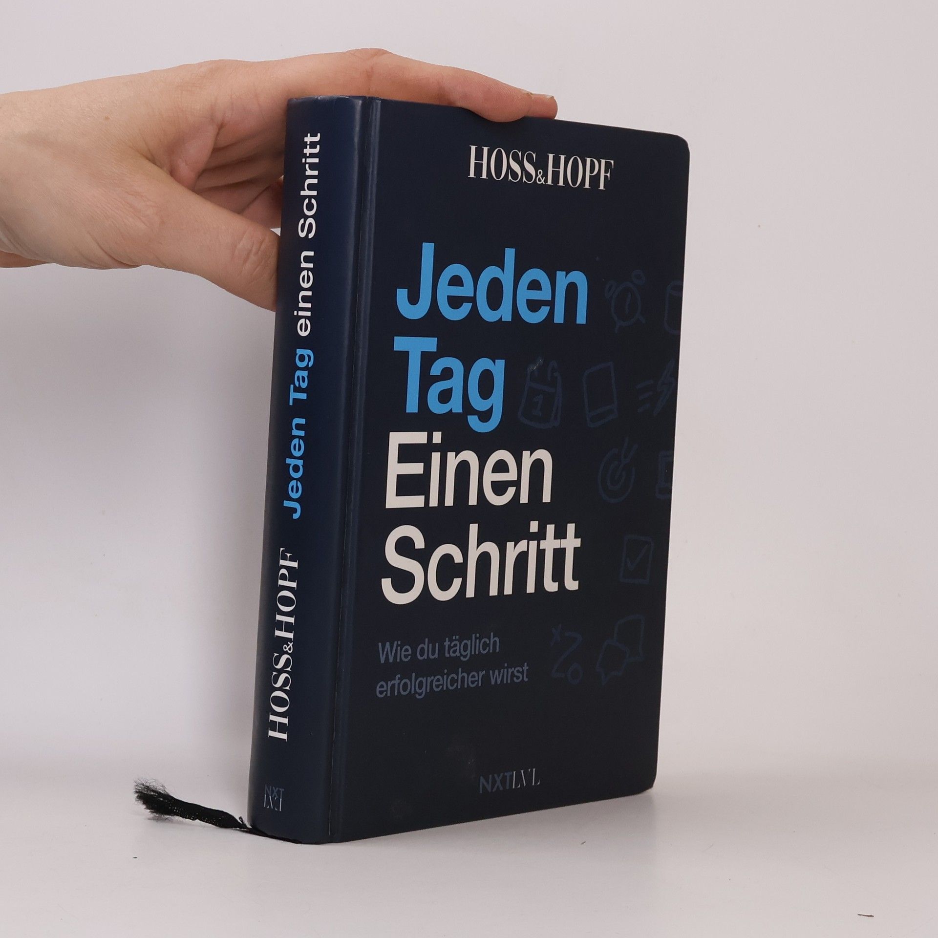 Philip Hopf Jeden Tag. Einen Schritt