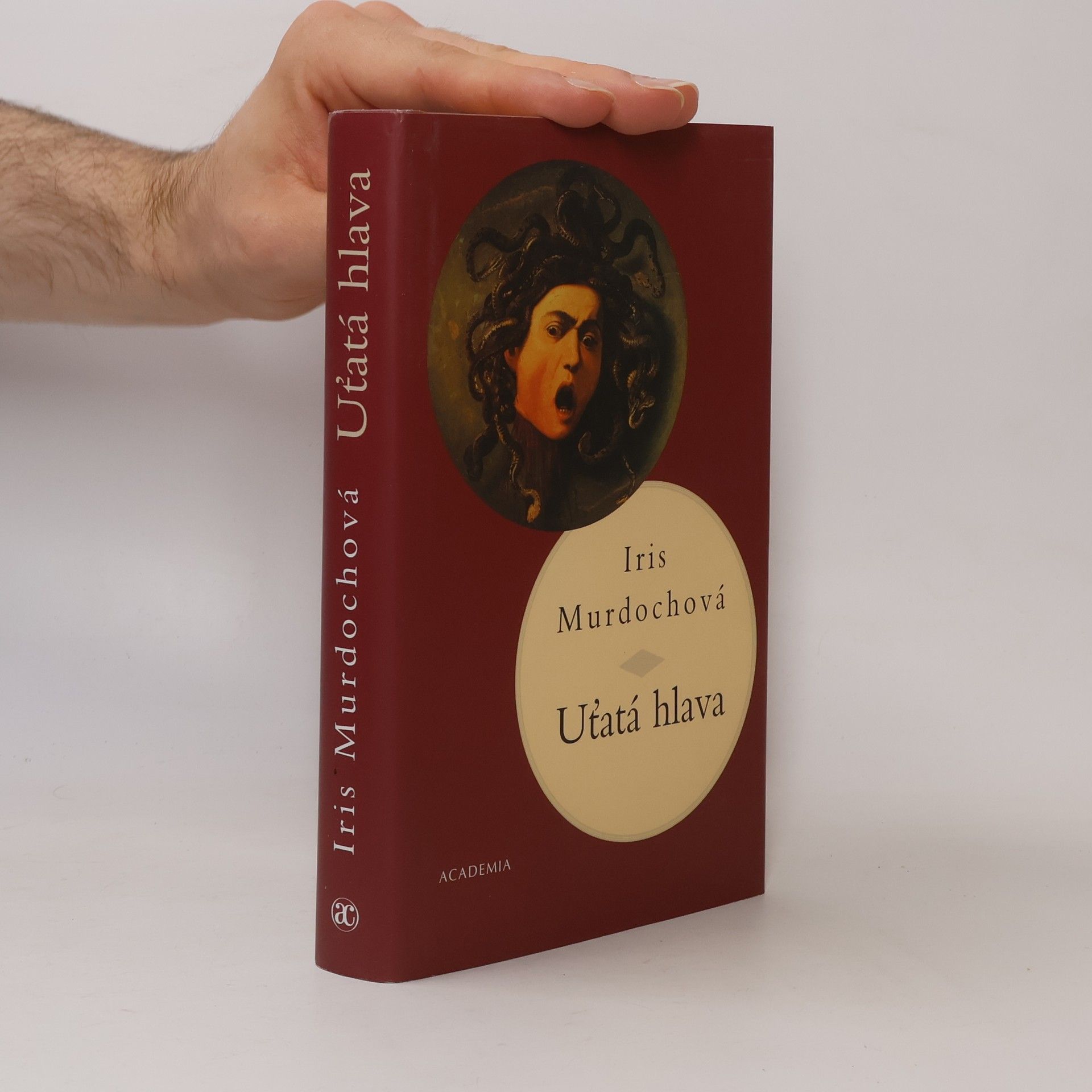 Iris Murdoch Uťatá hlava