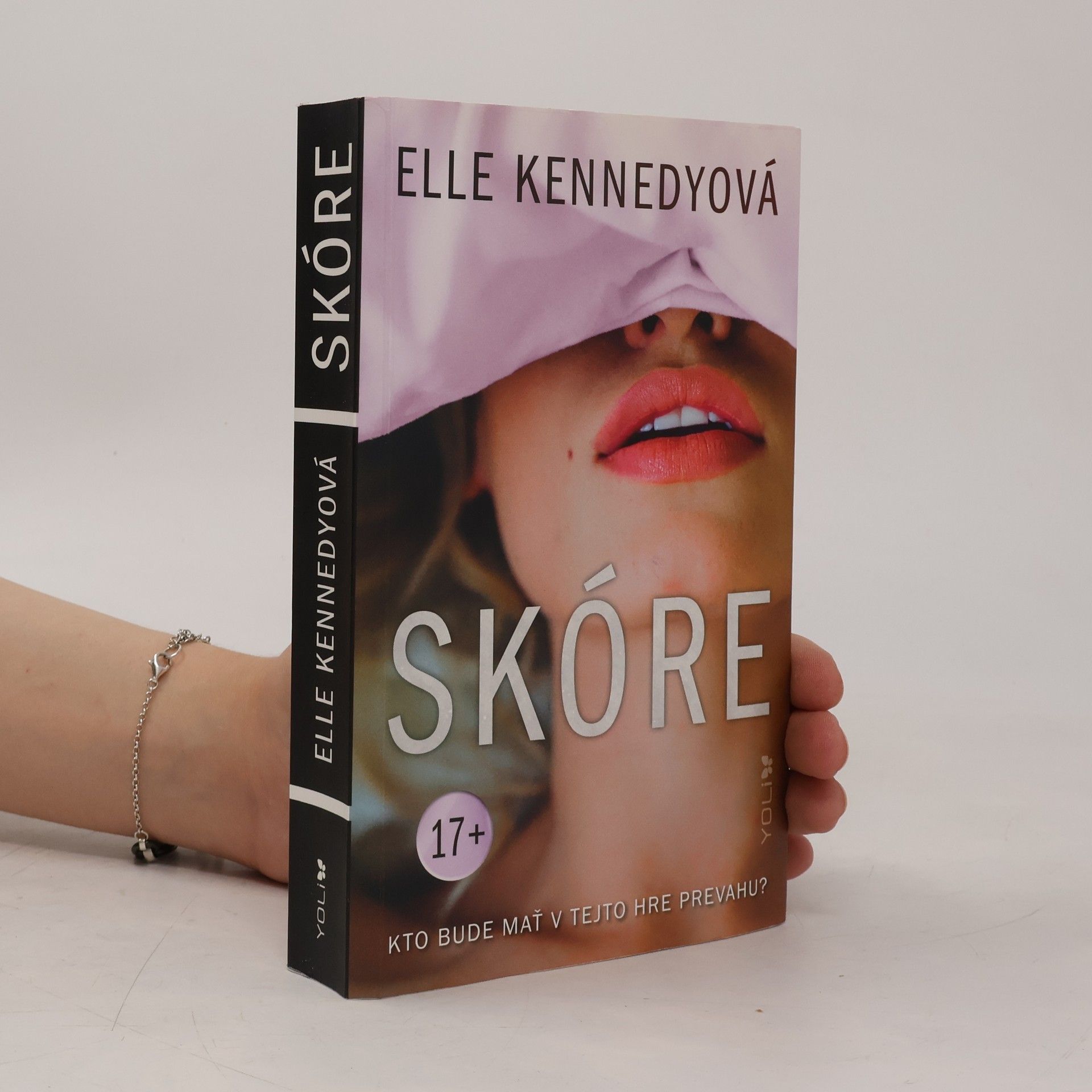 Elle Kennedy Skóre