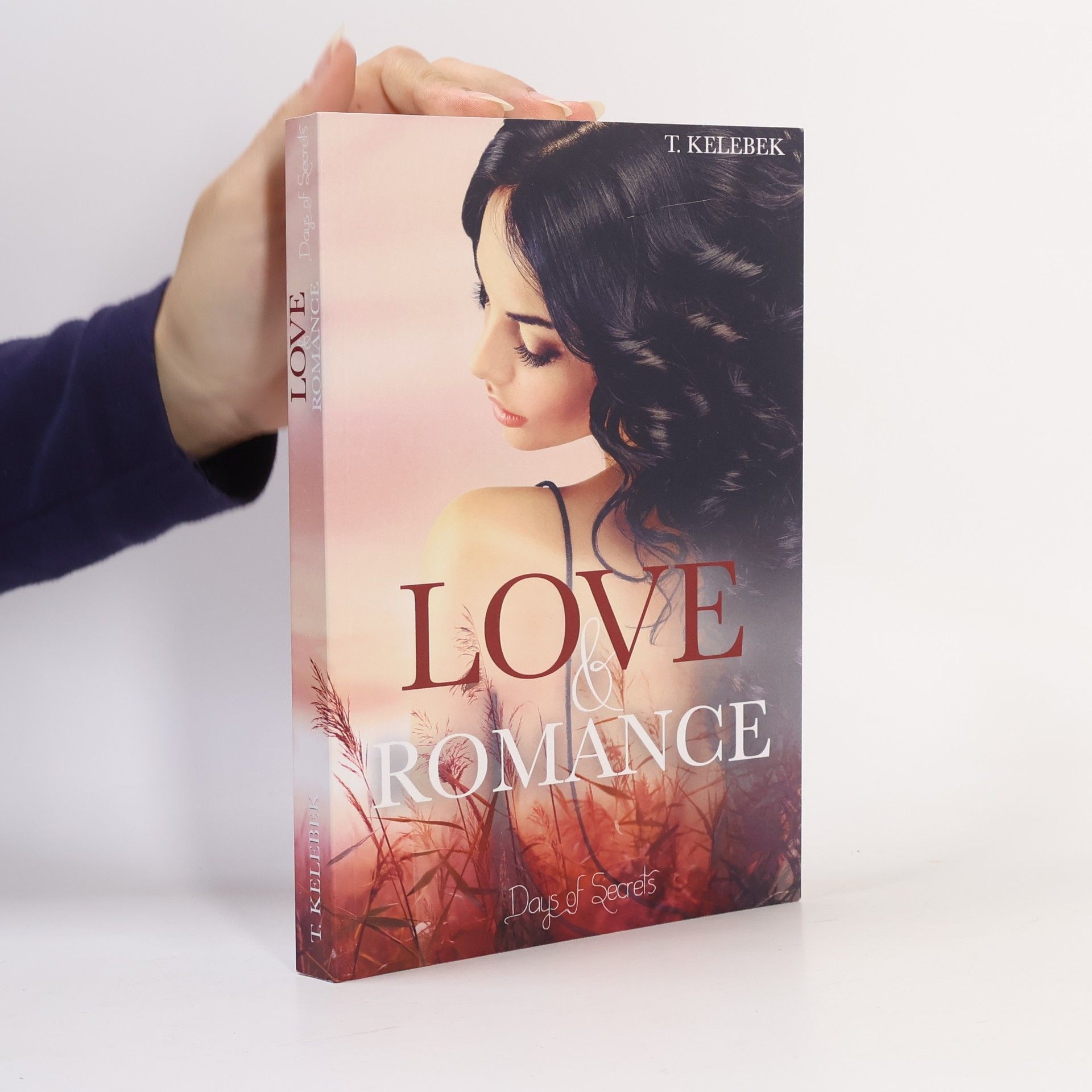 T. Kelebek Love & Romance
