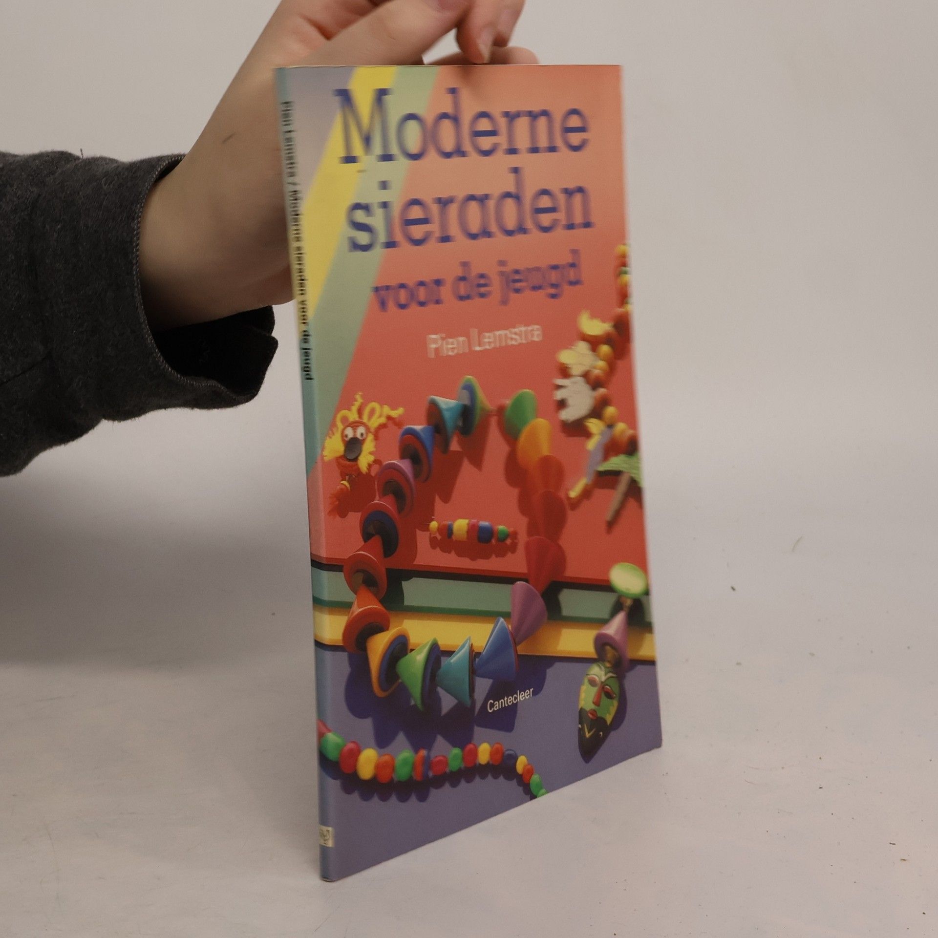 Moderne sieraden voor de jeugd