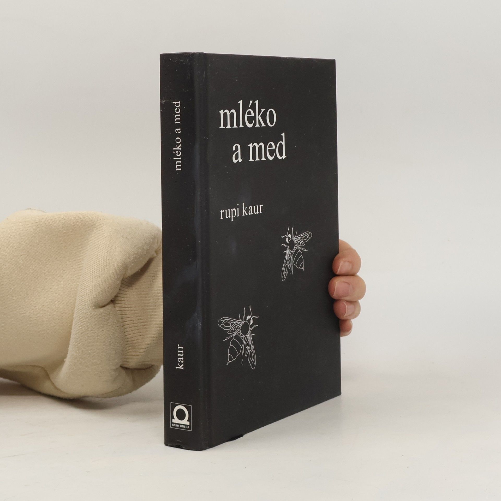 Rupi Kaur Mléko a med