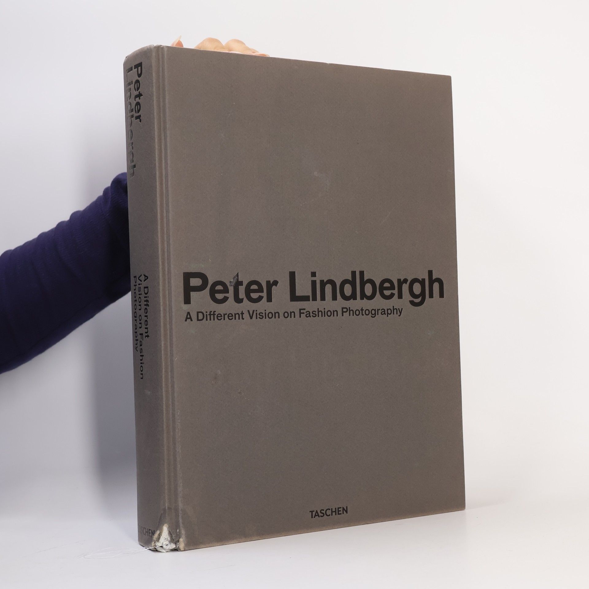 Thierry-Maxime Loriot Peter Lindbergh: A different vision on fashion photography