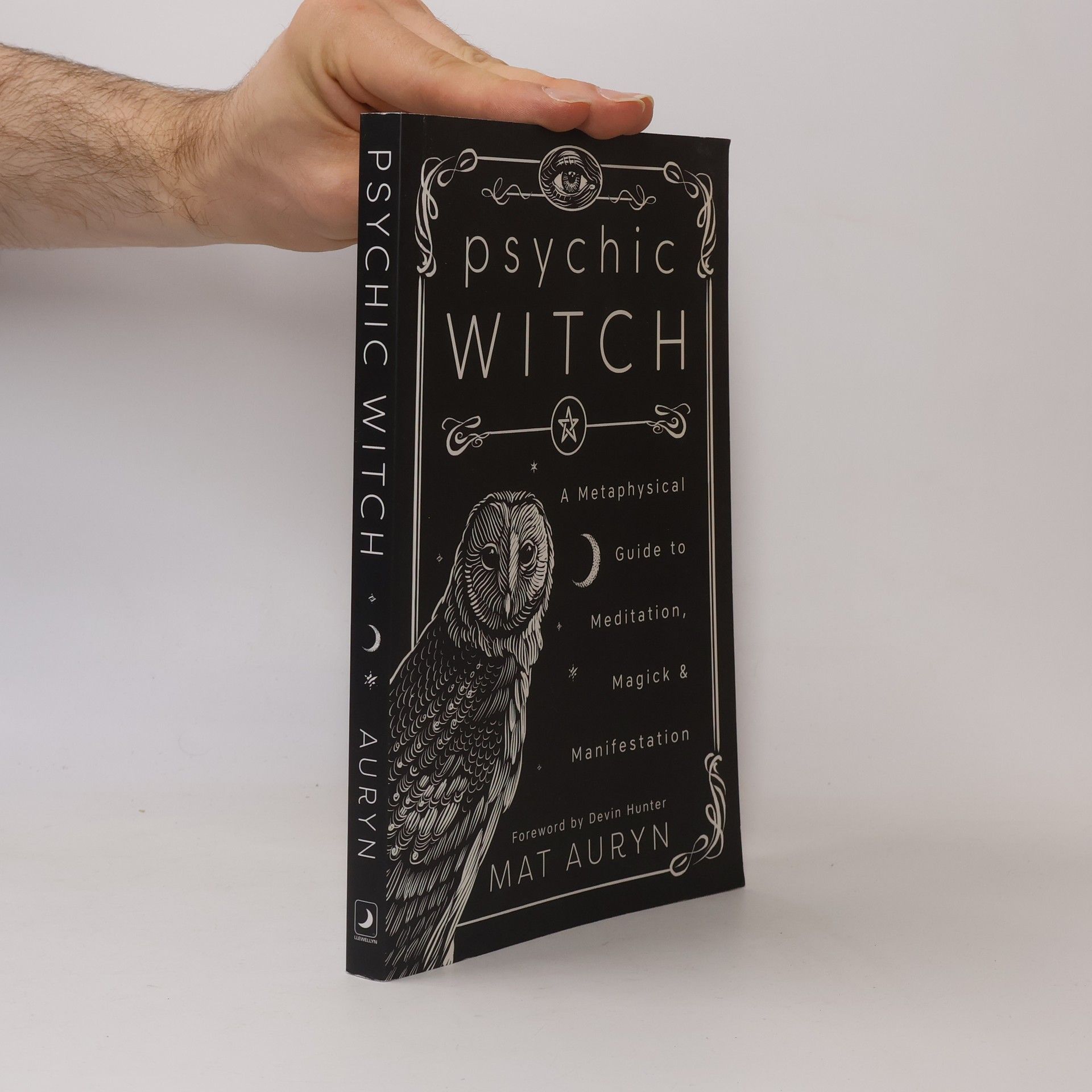 Mat Auryn Psychic Witch