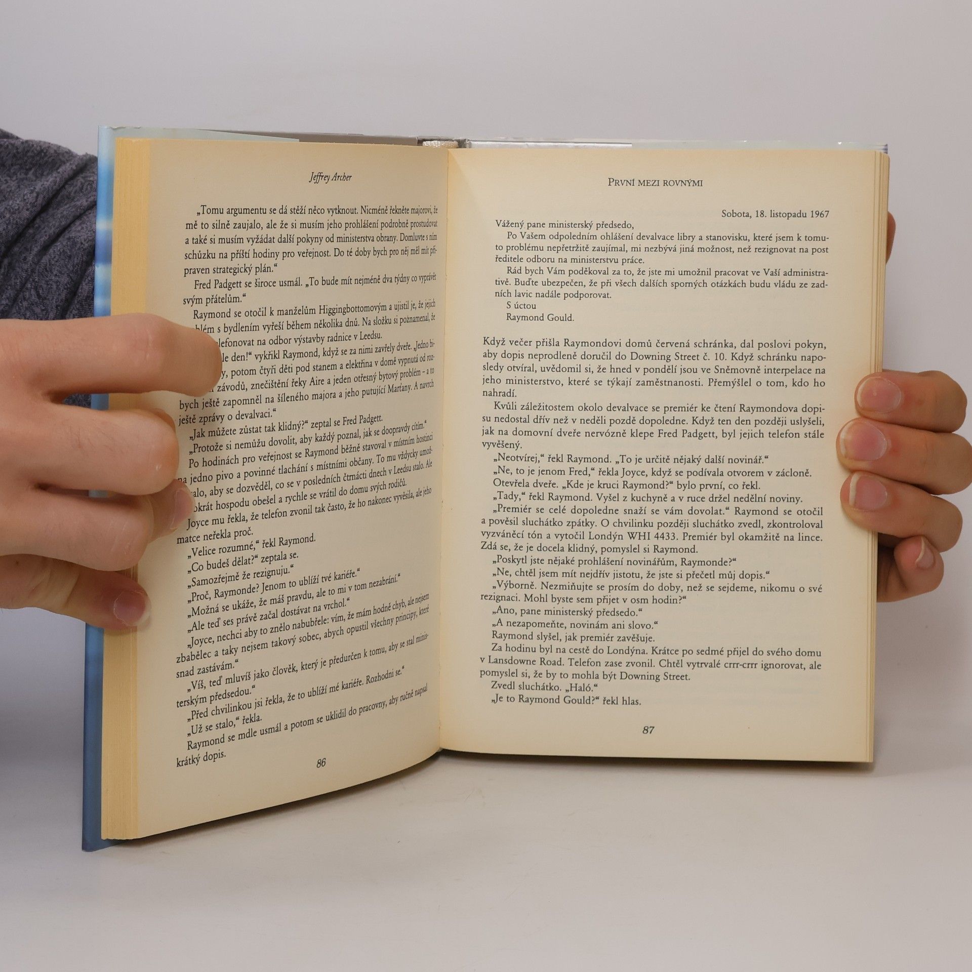 Jeffrey Archer První mezi rovnými