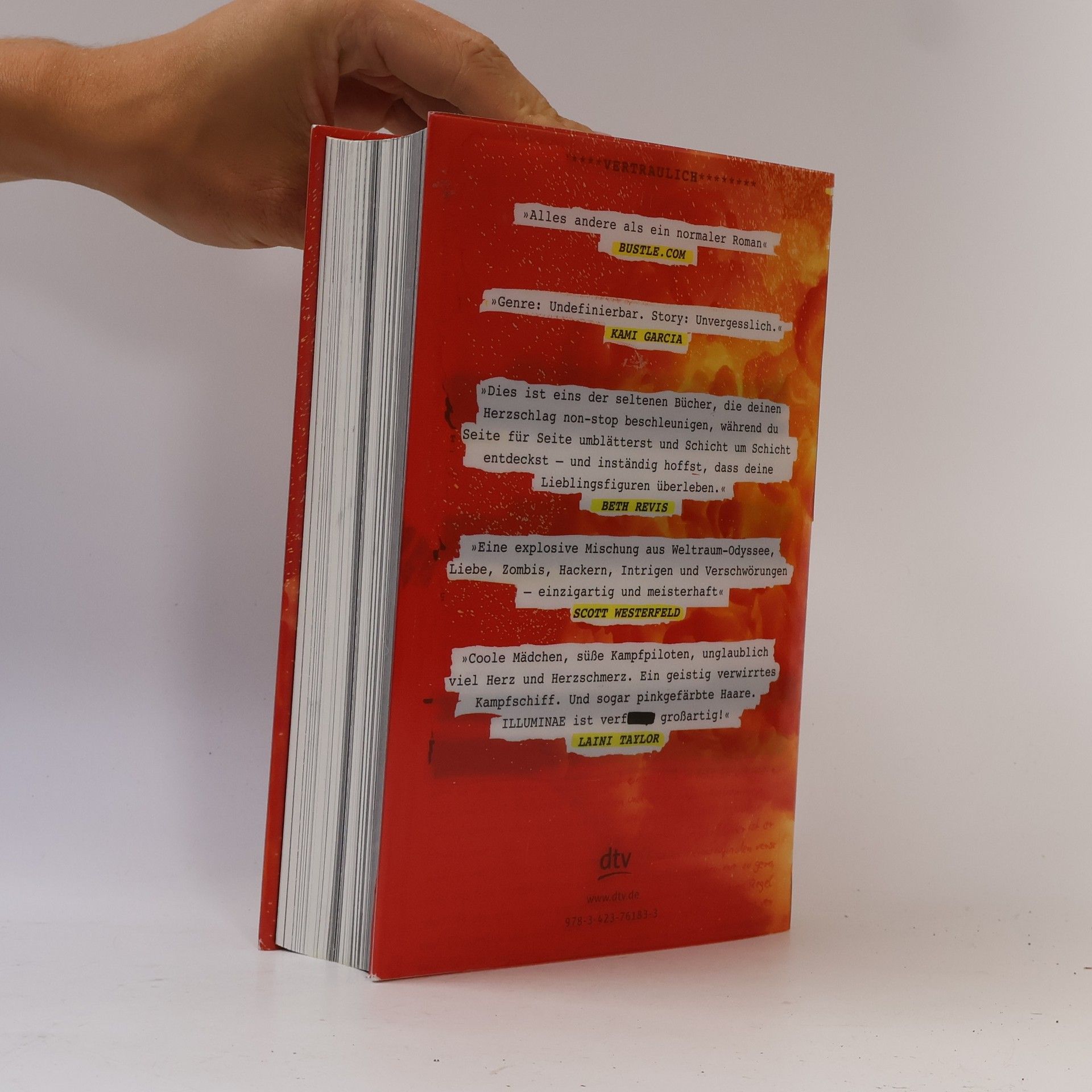 Amie Kaufman Illuminae