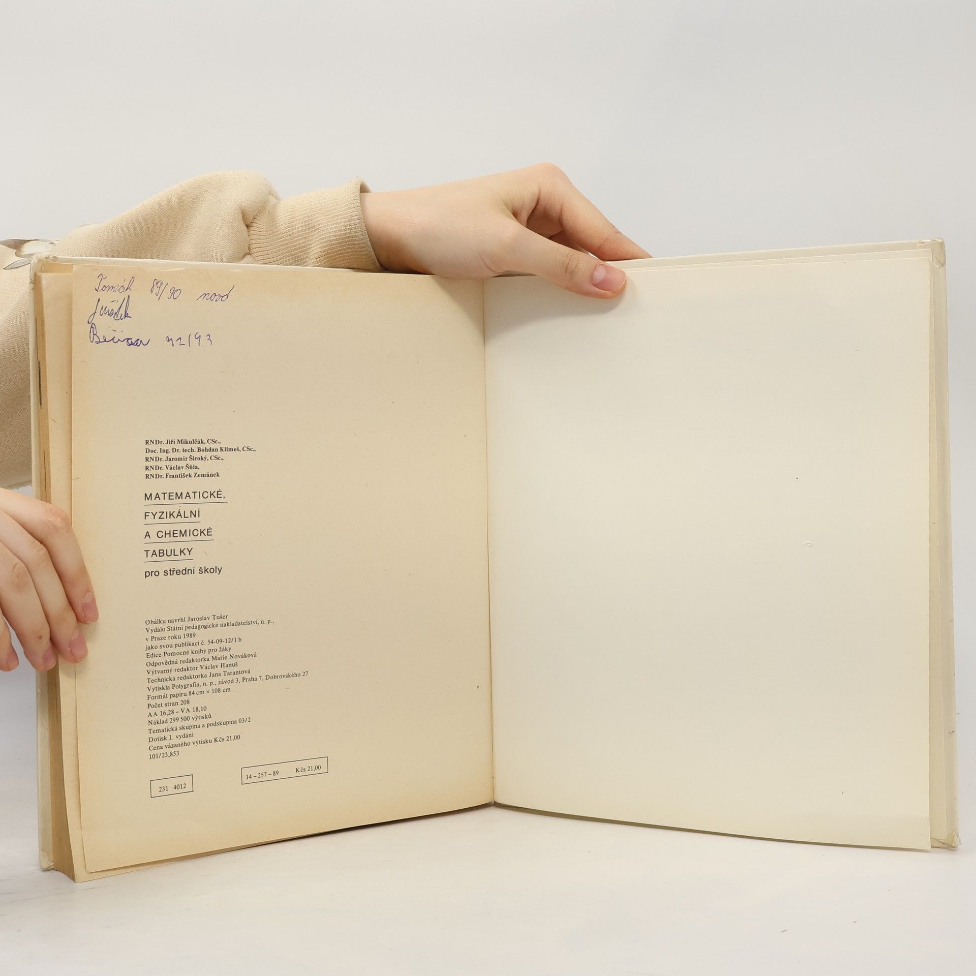 Autorenkollektiv Matematické, fyzikální a chemické tabulky pro střední školy
