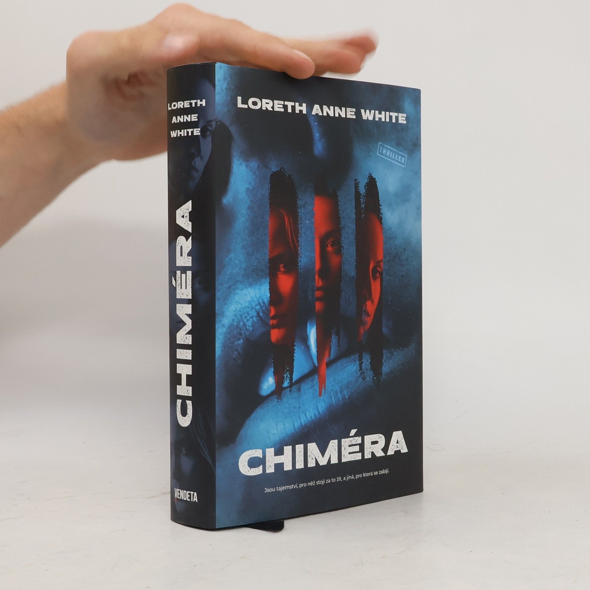 Loreth Anne White Chiméra