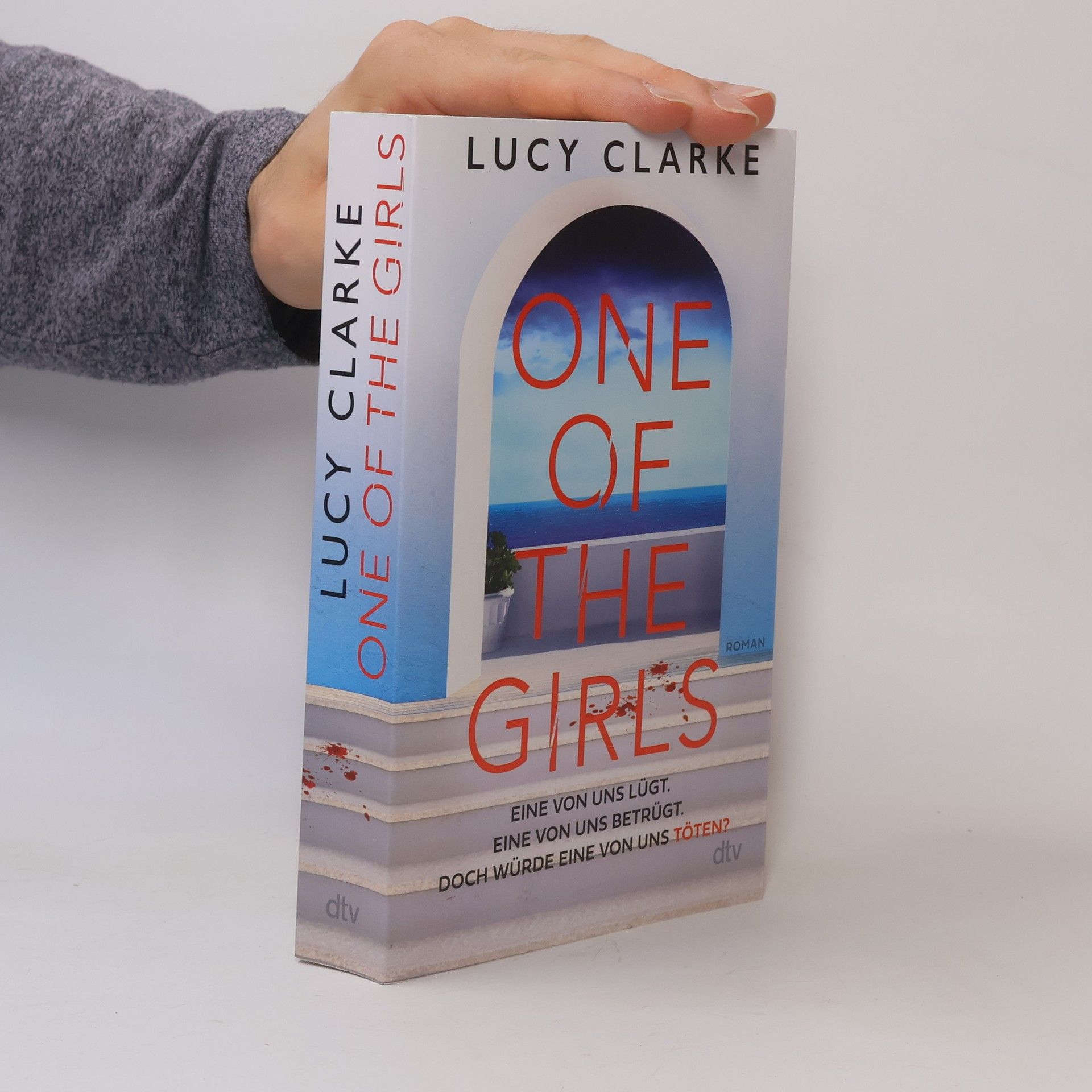 Lucy Clarke One of the Girls
