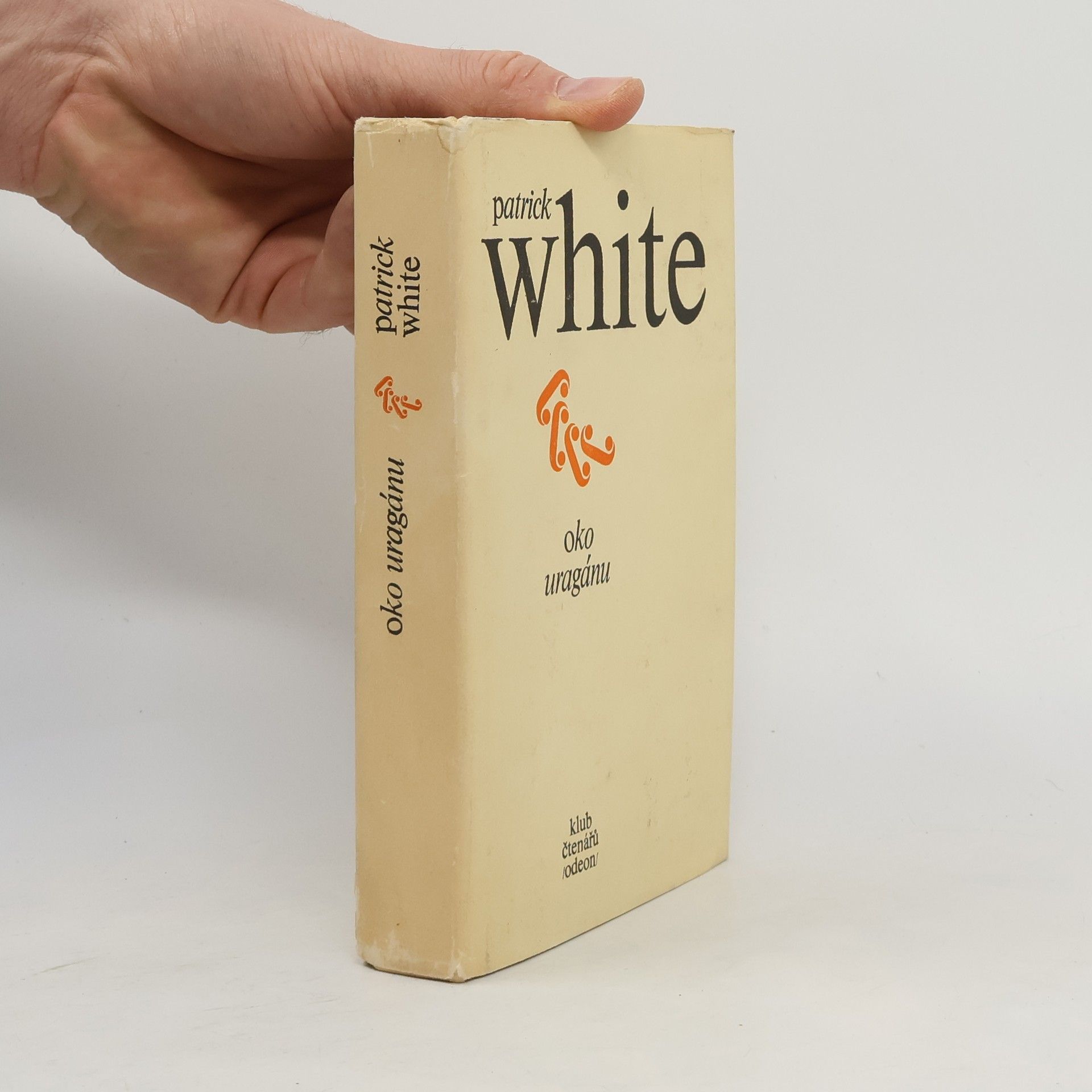 Patrick White Oko uragánu