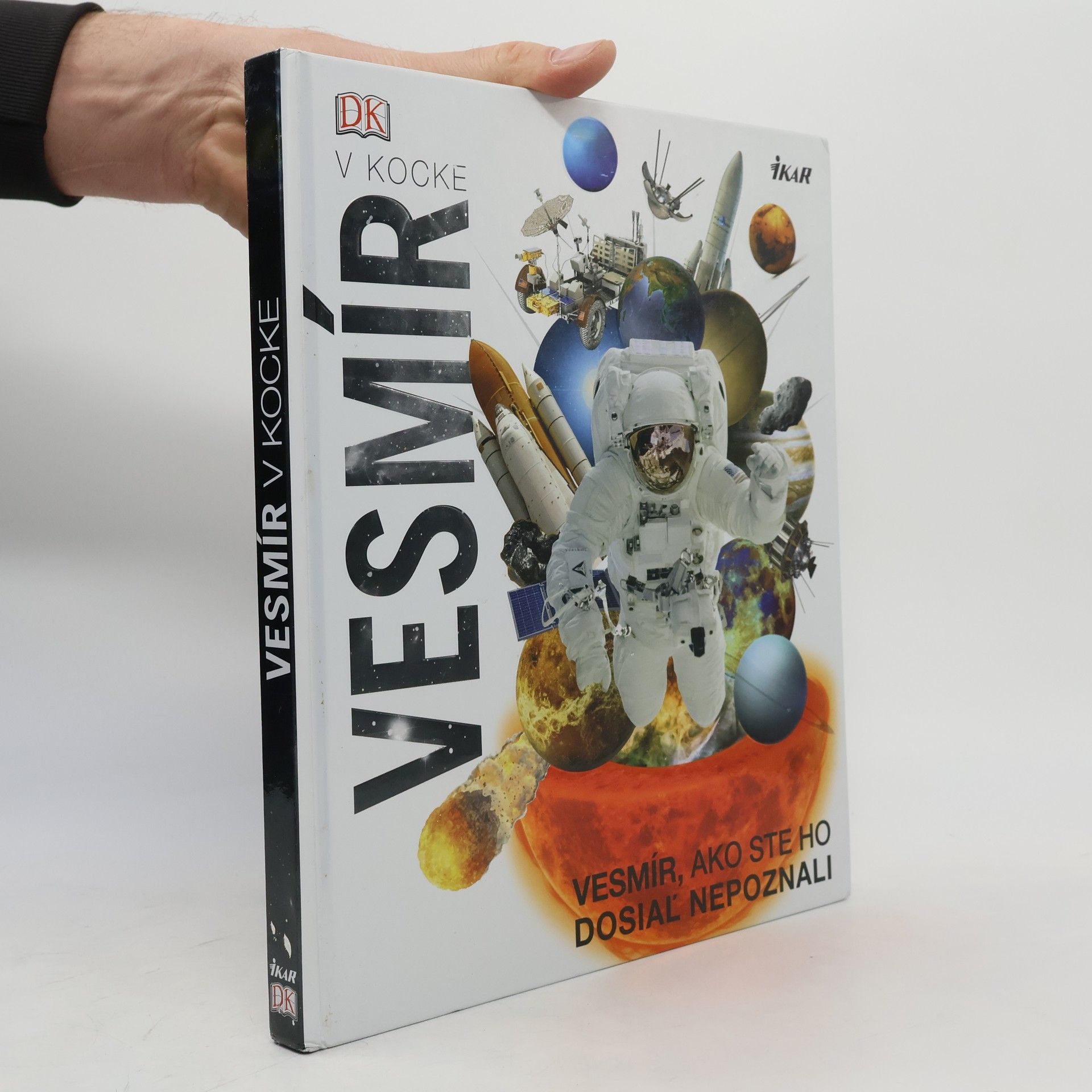 Autores varios Vesmír v kocke