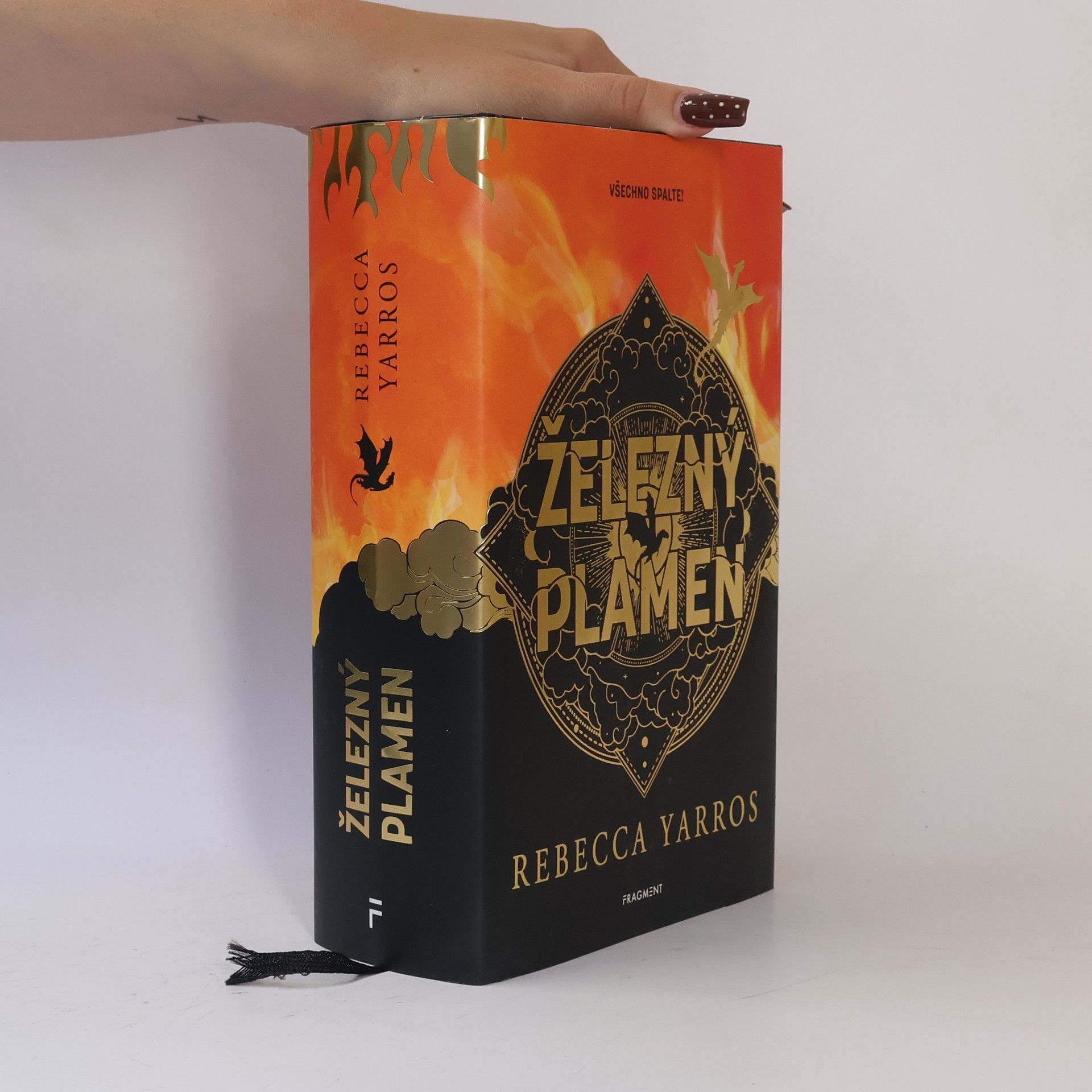 Rebecca Yarros Železný plamen