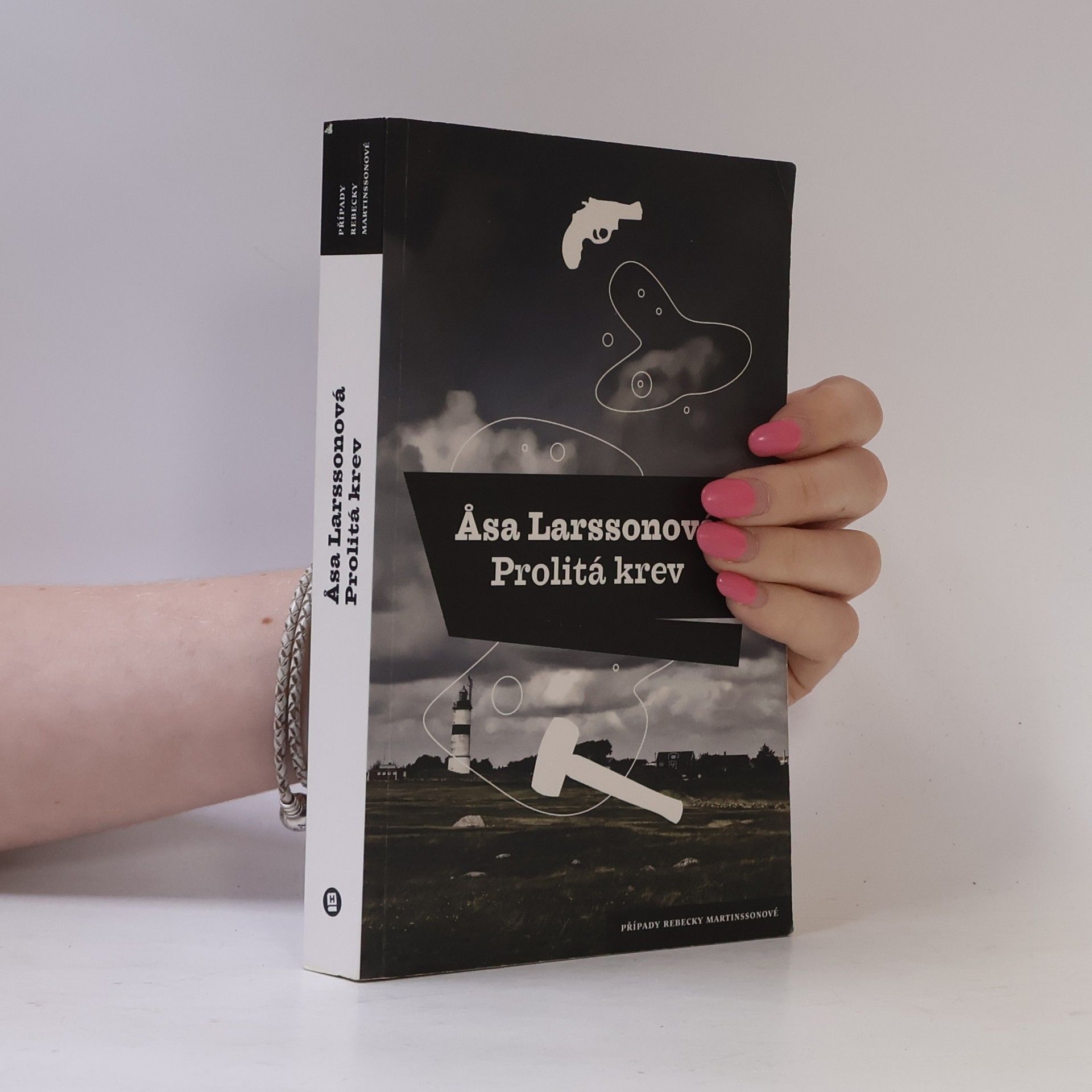 Åsa Larsson Prolitá krev