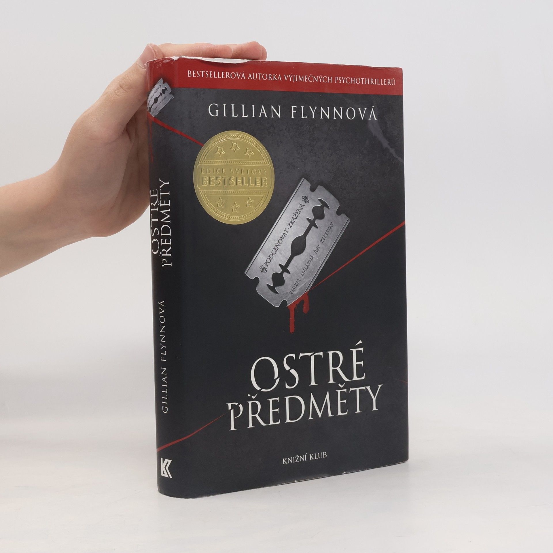 Gillian Flynn Ostré předměty