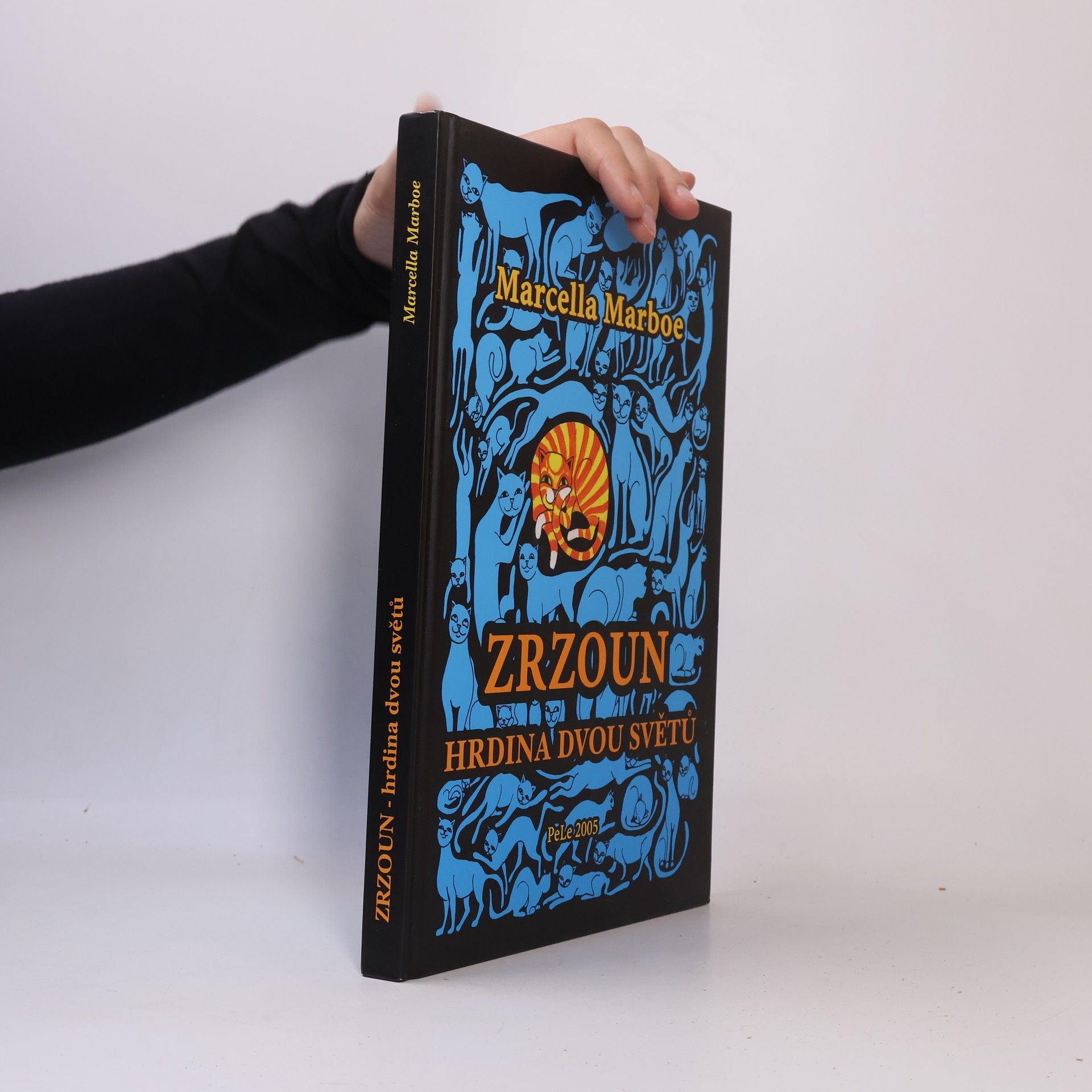 Helga Hrabincová Zrzoun, hrdina dvou světů