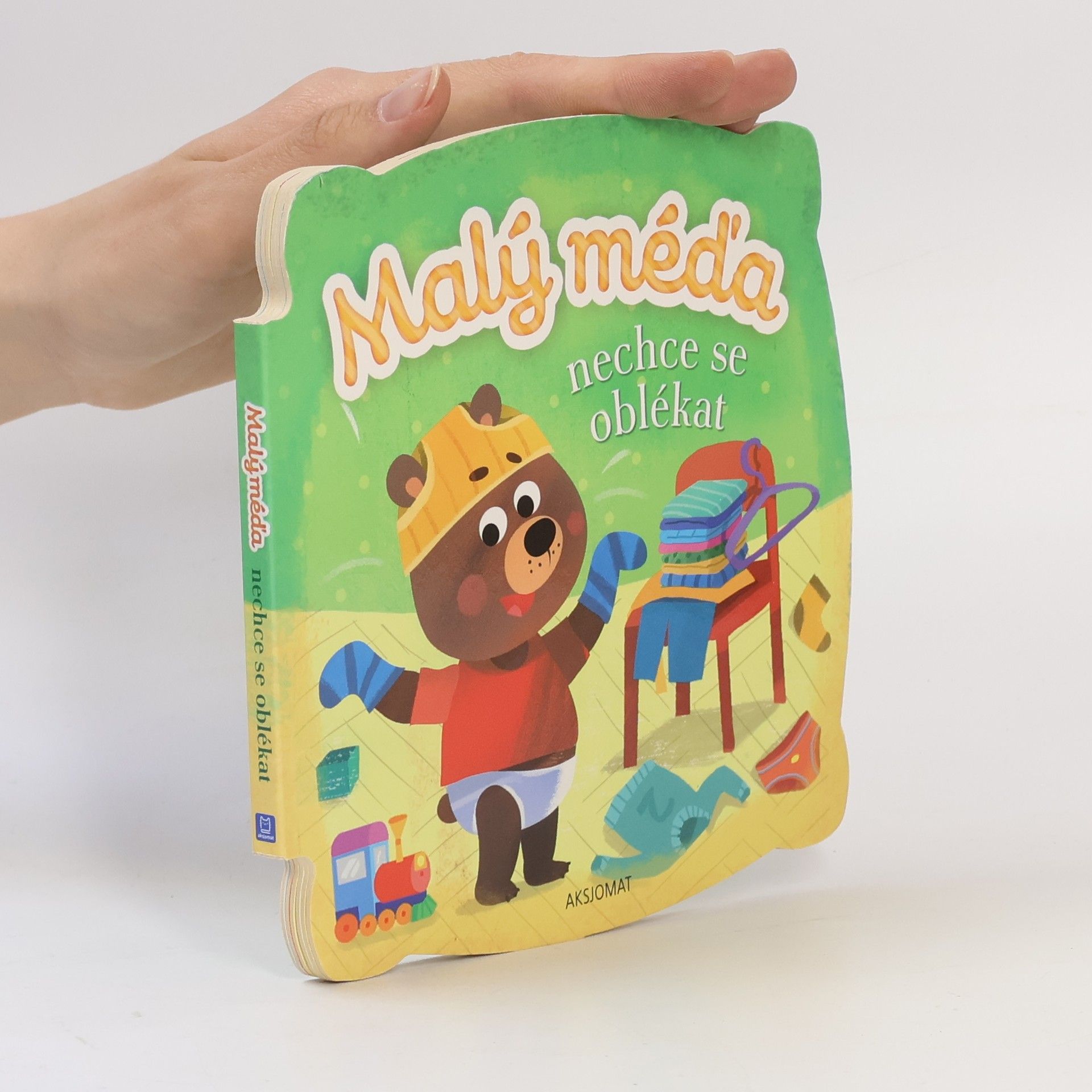 Malý Méďa nechce se oblékat