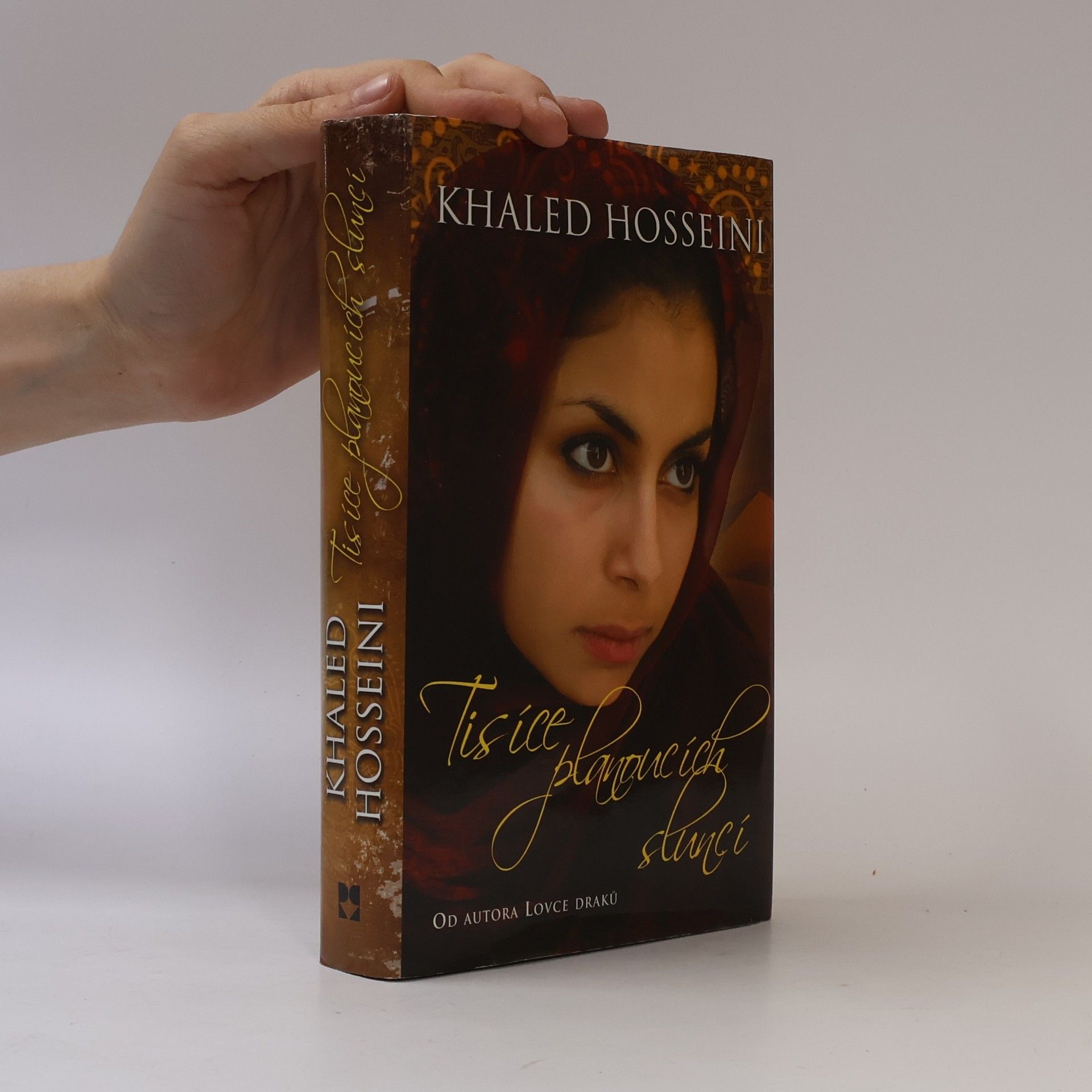 Khaled Hosseini Tisíce planoucích sluncí