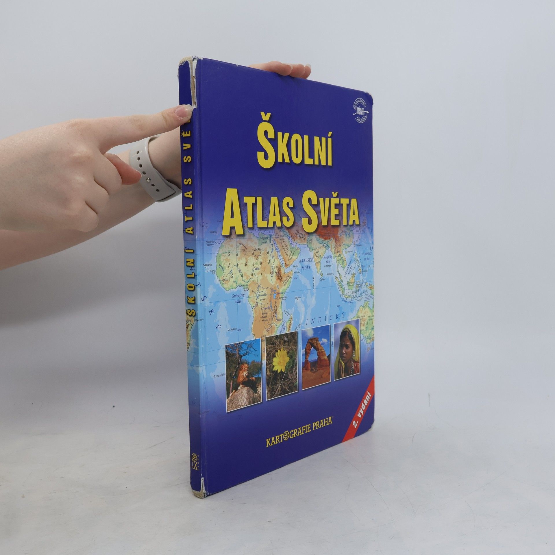 Autorenkollektiv Školní atlas světa